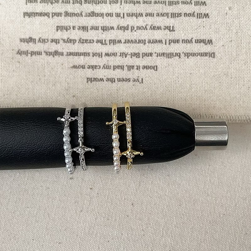 Nova shine小四芒星細緻珍珠鑽雙排開口戒