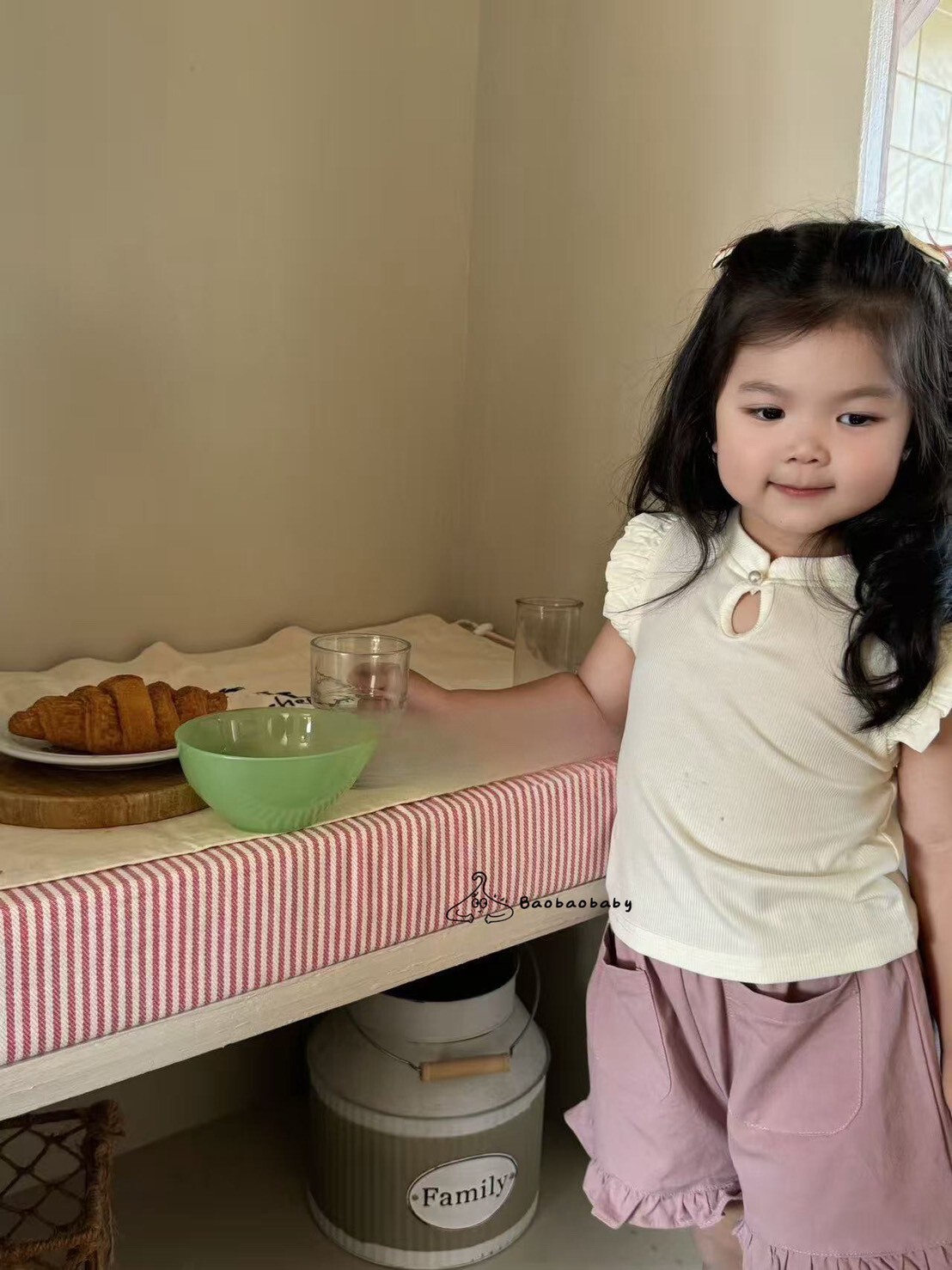 奶油杏釦珍珠背心