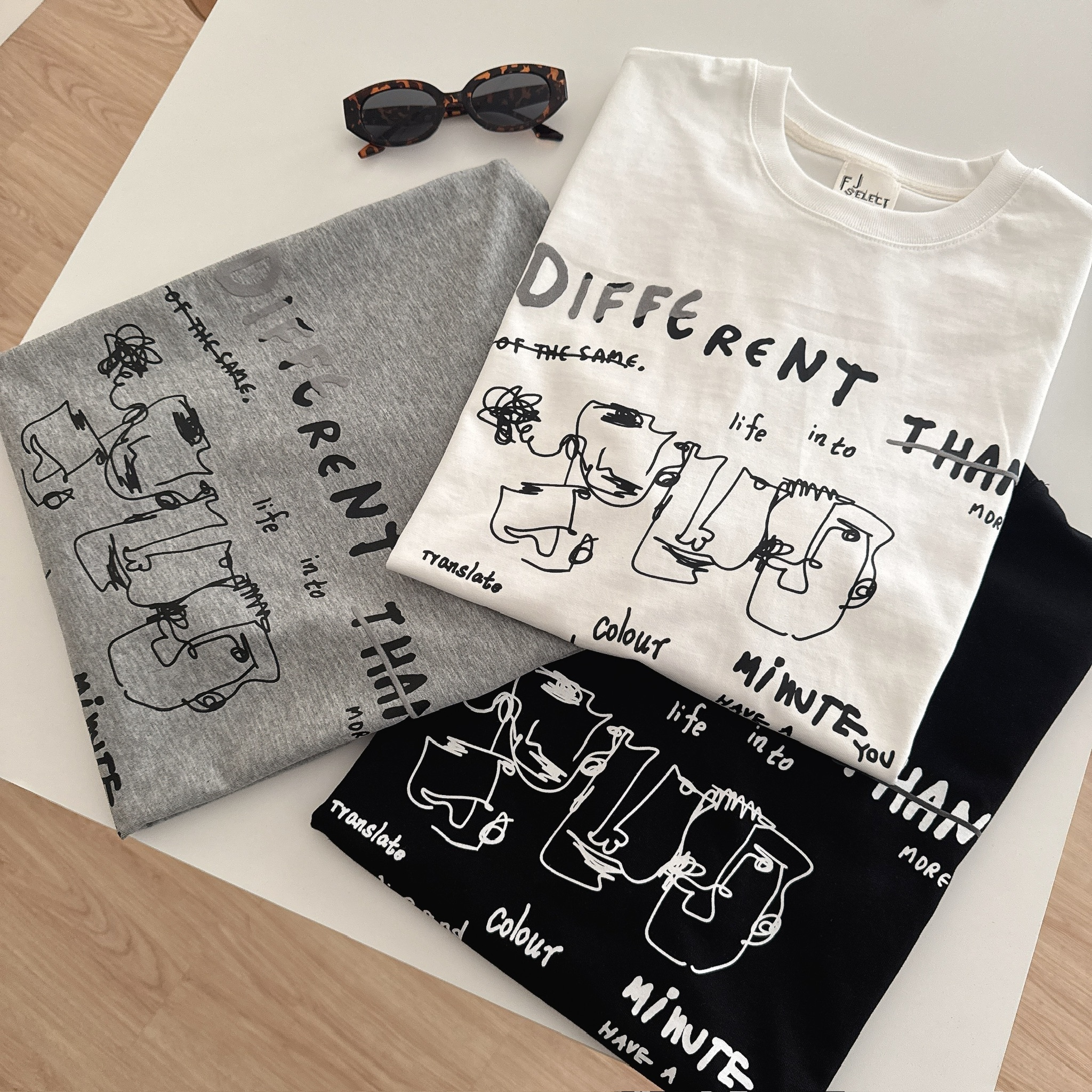 （現貨）280G 手繪風 線條塗鴉 寬鬆 短T 312