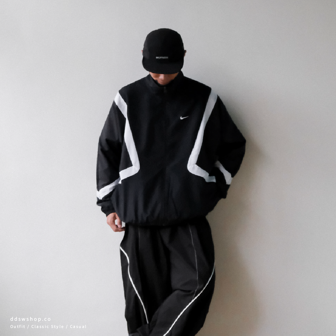 "代購" Nike Icon 復古線條 背後草寫Logo 風衣外套