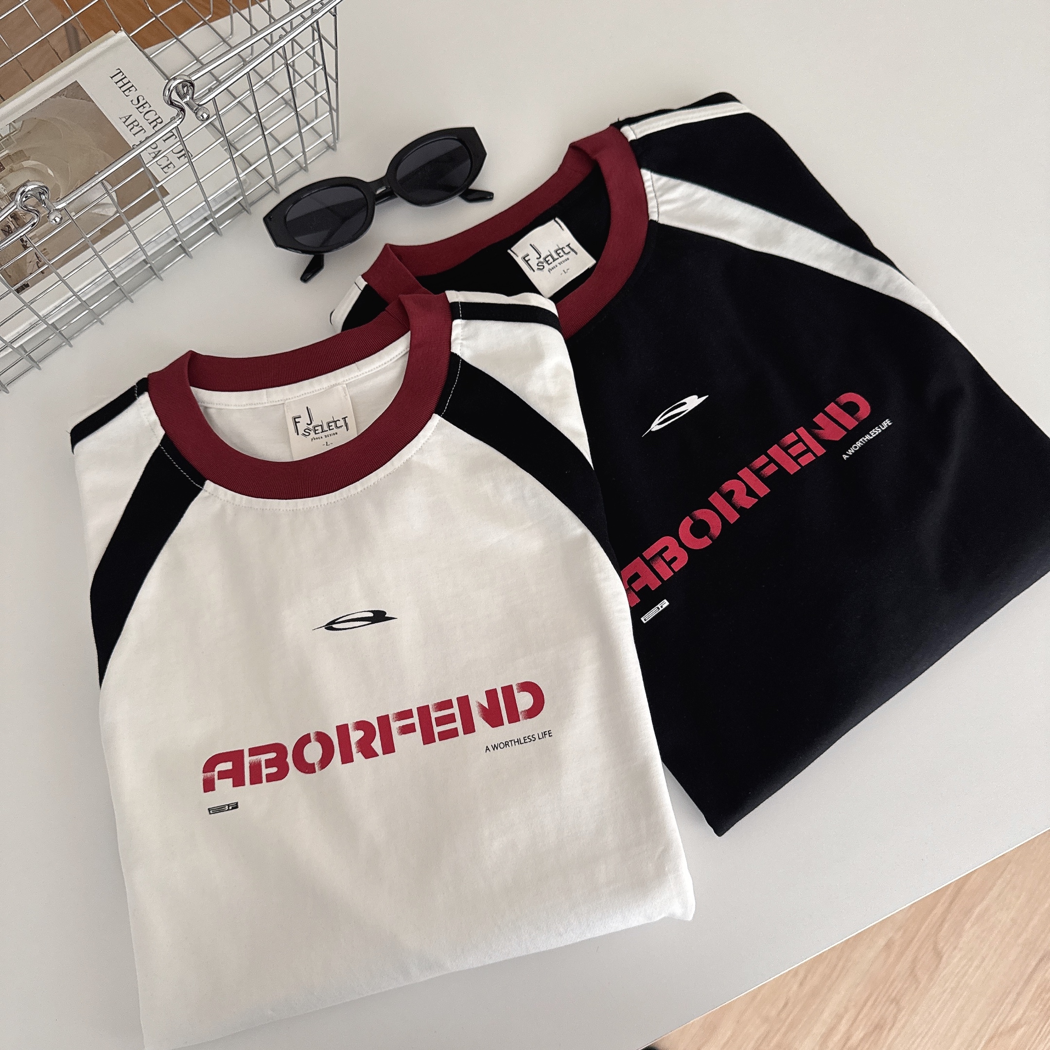 （現貨）260G 復古 解構 弧形拼接 中間logo 短T B40