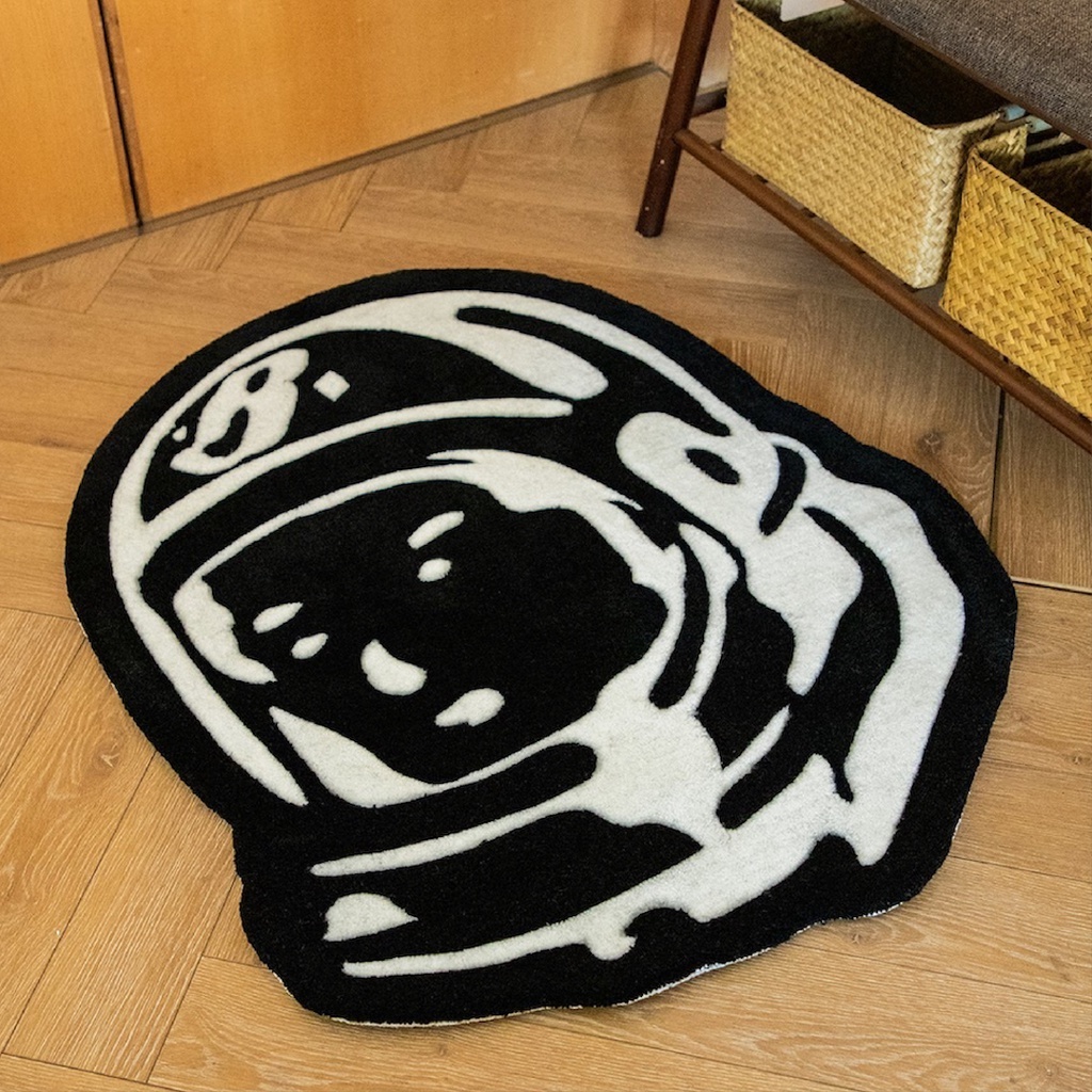 CLASSIC HELMET HEAD RUG