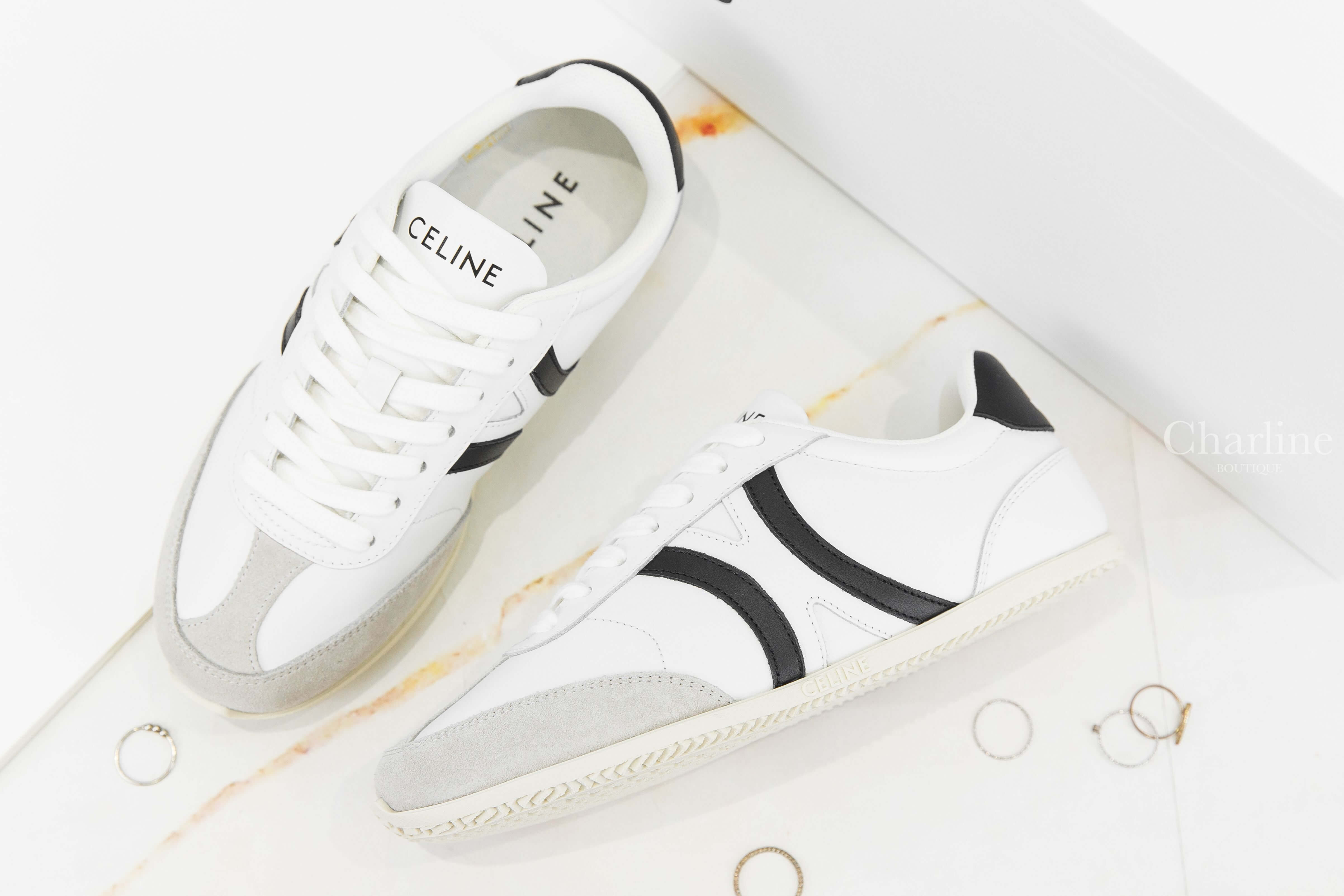 Celine Celine Jogger Low Lace-up Sneaker In Calfskin & Suede Calfskin 光學白黑字凱旋門黑色線條小牛皮拼灰色麂皮低筒運動鞋-Charline Boutique 精品代購