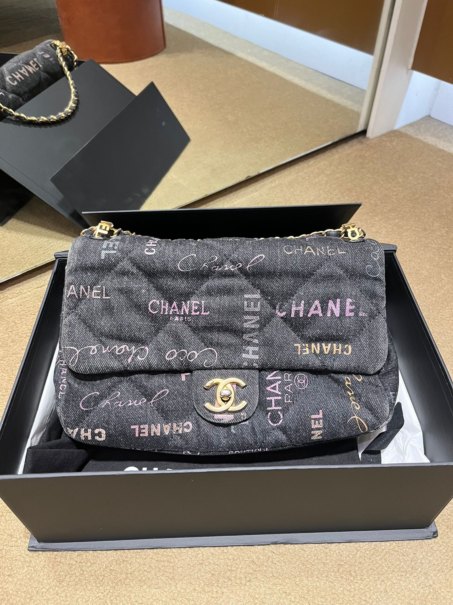 Chanel 22P CF mini黑色牛仔塗鴉（ 二手 97&nbsp;%new）