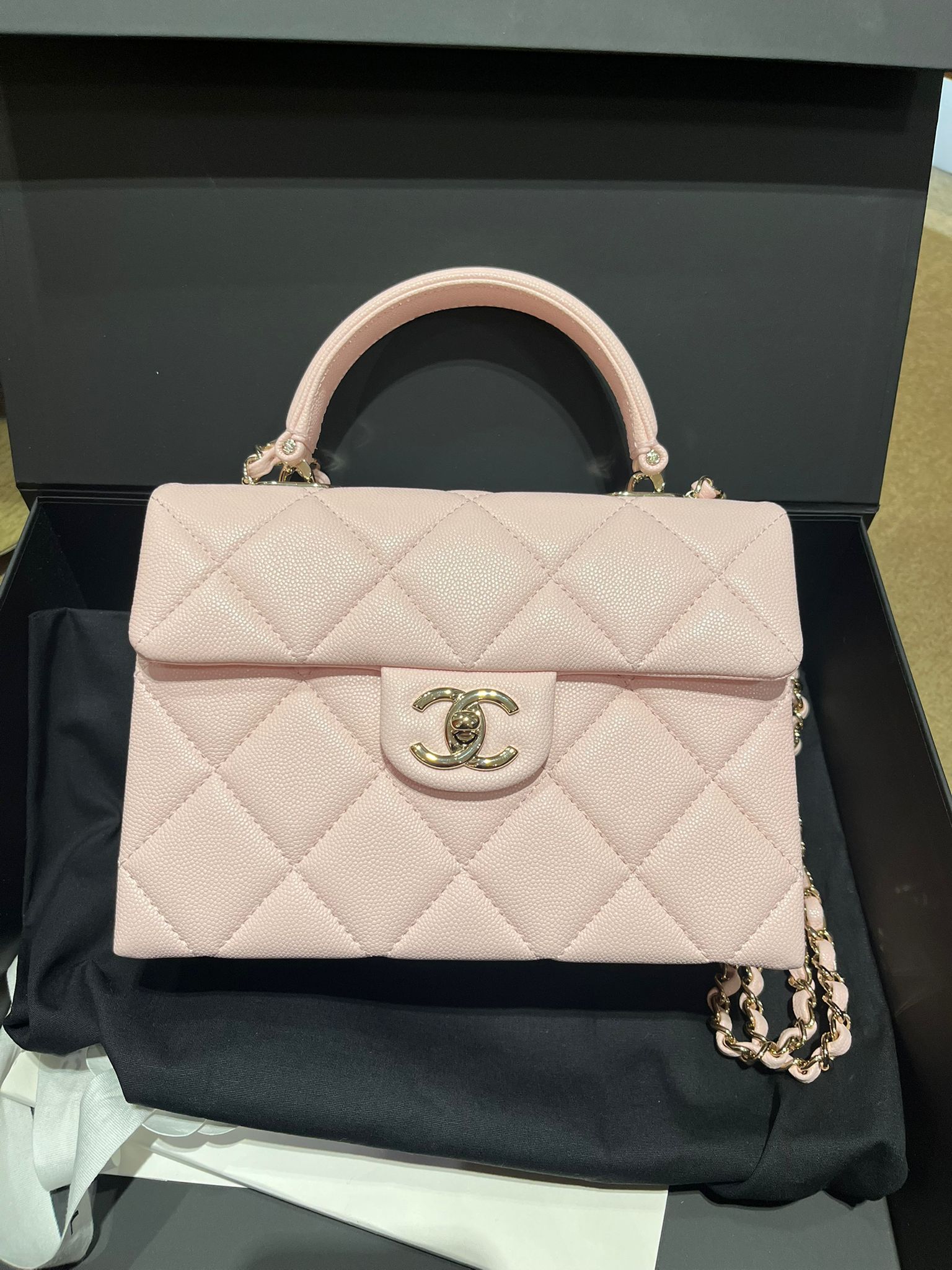 Chanel 24P Kelly pink 魚子醬皮 淡金扣