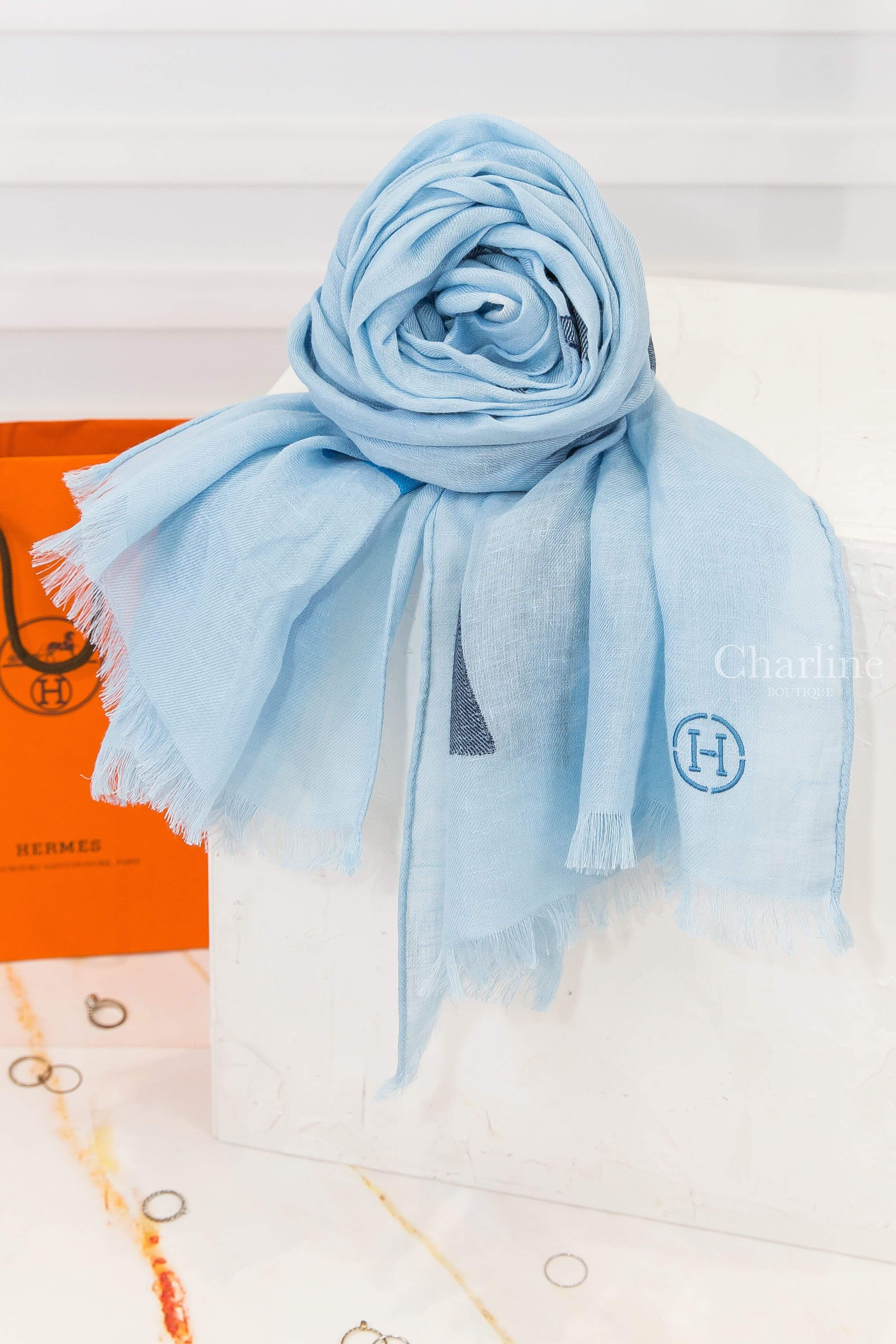 Hermès Saut Hermès Muffler 天藍色/海洋藍/蔚藍色馬頭馬蹄豬刺繡H亞麻混棉質流蘇圍巾