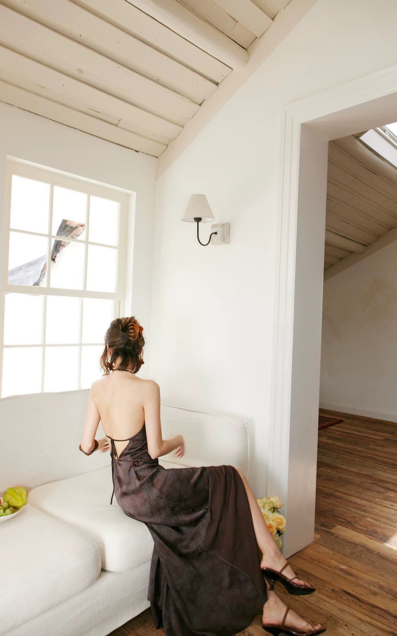 暈染巧克力色繞脖美背側開衩長洋裝衣XS-L (Elegant & Love)