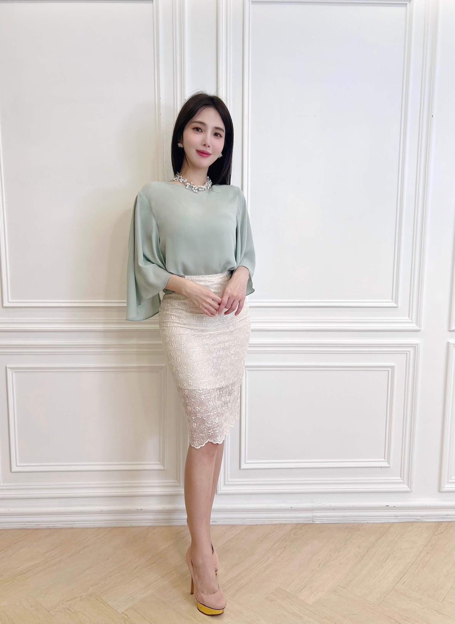 輕柔感斗篷袖上衣