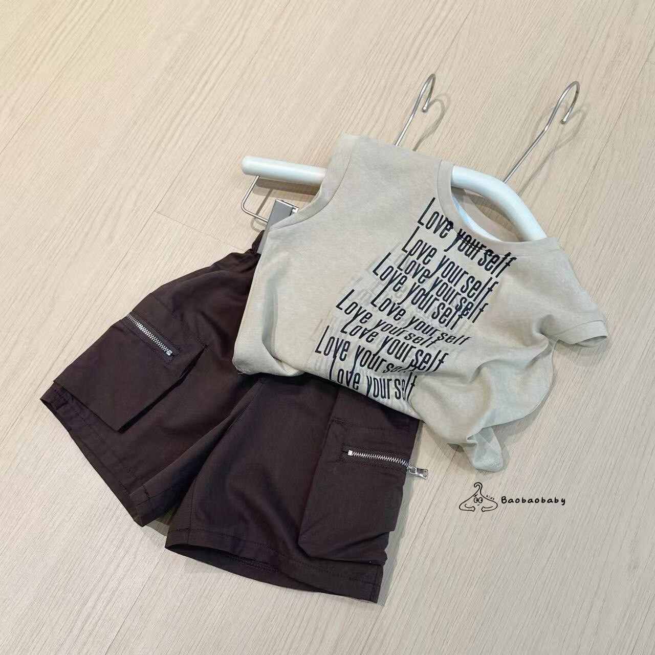 Love Yourself 字母背心