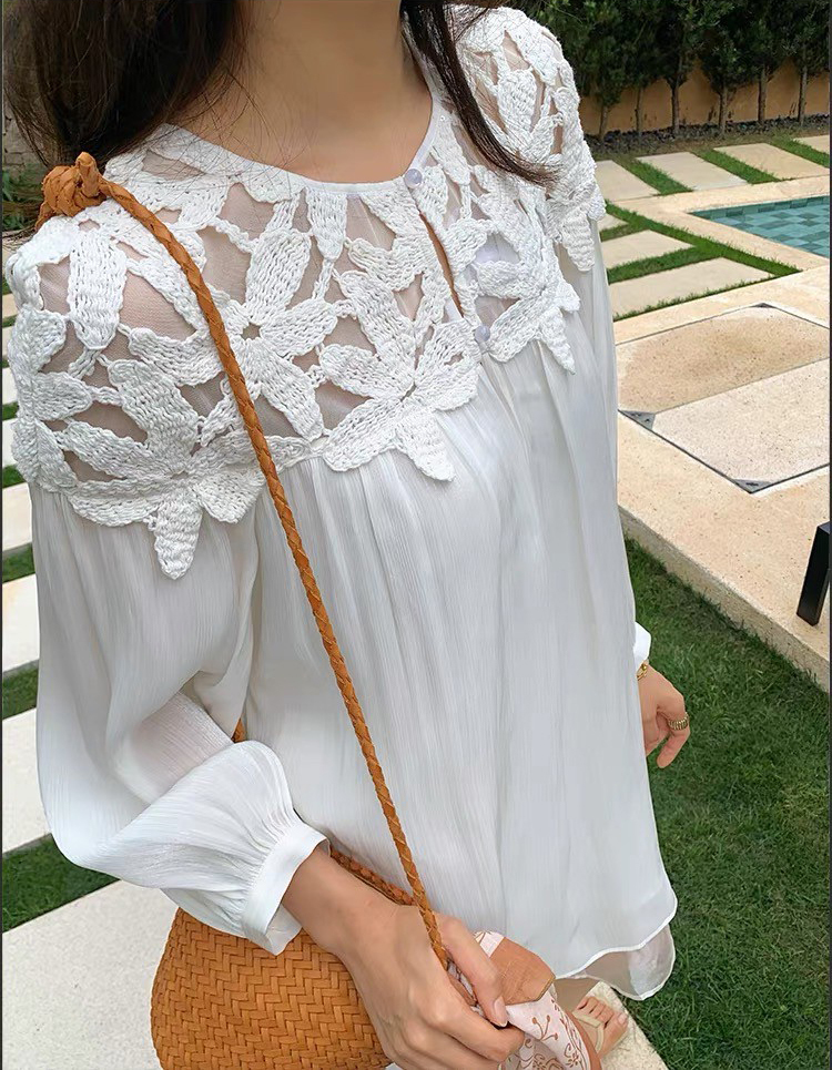 雲朵白花朵蕾絲拼接感圓領短洋裝S-L (Elegant & Love)