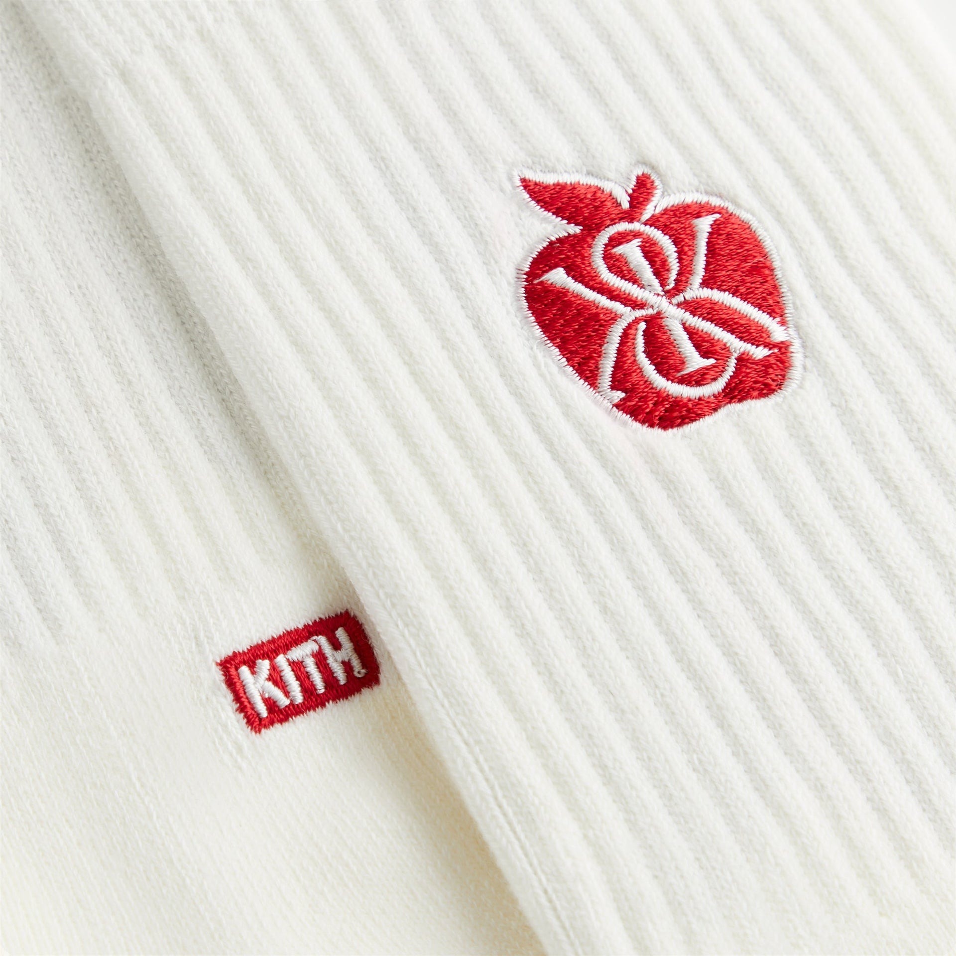 2025SS Kith Apple Crest Embroidered Socks Logo 蘋果 長襪 襪子 現貨 KHM220102