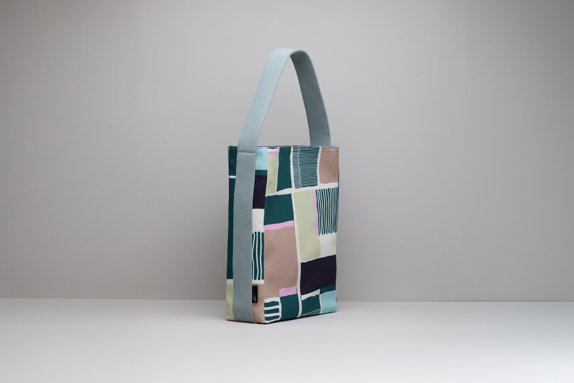 【預購】再生皮革肩背包 / 方塊綠