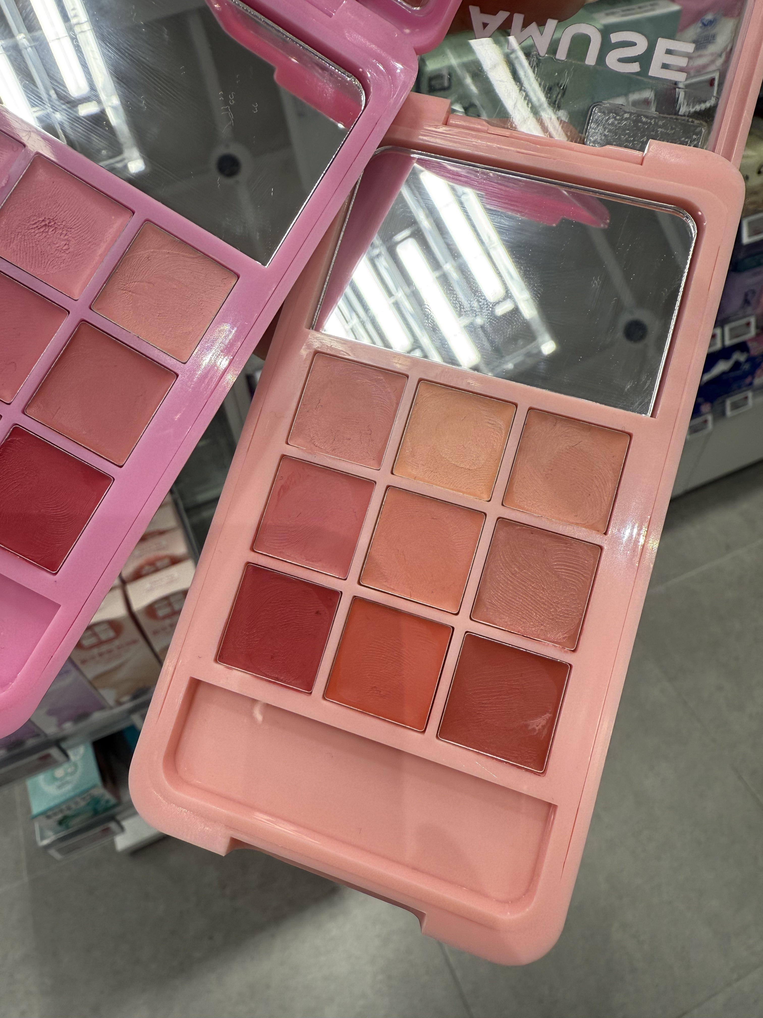 OY通路安心代購/必收聯名凱蒂貓貓唇頰盤(內有刷具及鏡子)