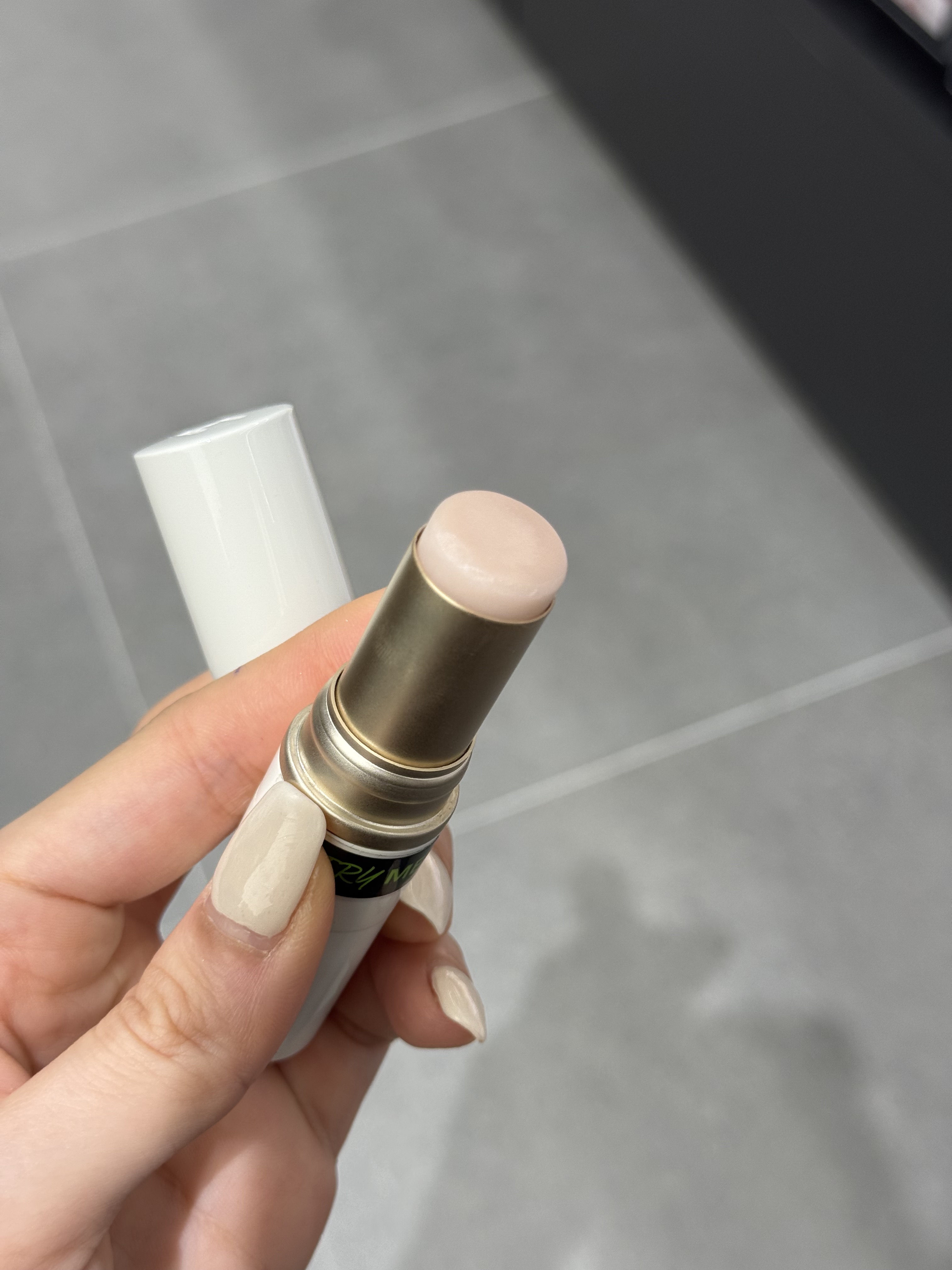 OY通路安心代購/無色固態高光棒(上臉超級高級感)