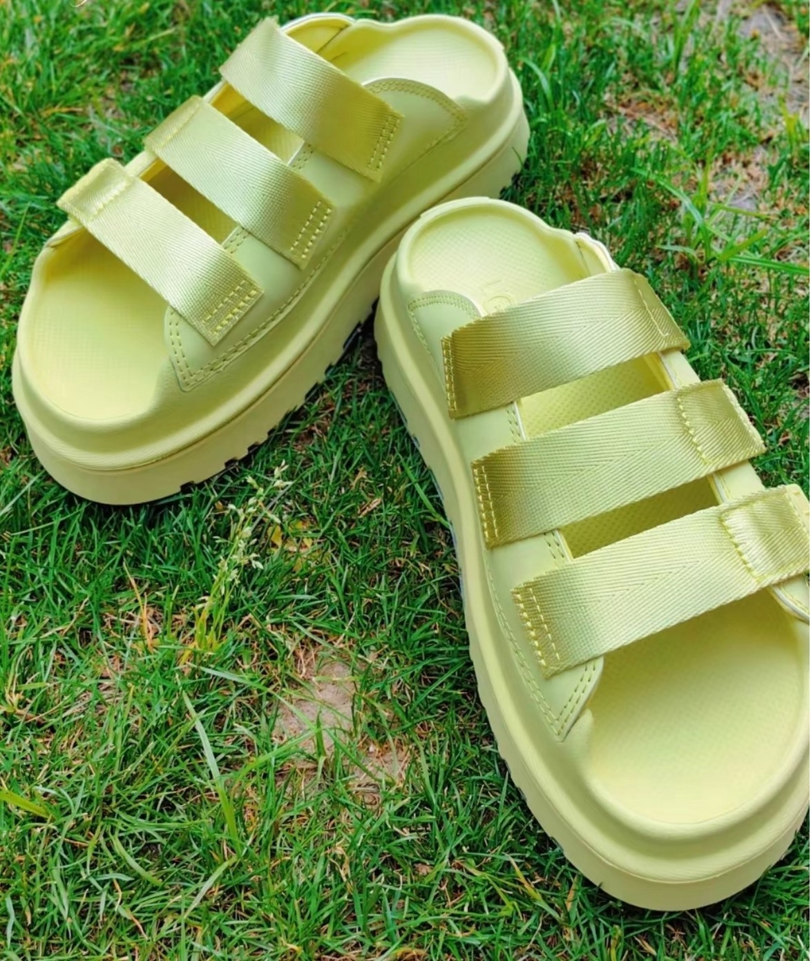 UGG GoldenGlow Slide 綠色 一字拖鞋 女款 厚底拖鞋 EVA拖鞋 防滑防磨 輕量好穿 增高鞋 百搭涼拖 懶人鞋 夏季必備 歐陽娣娣同款