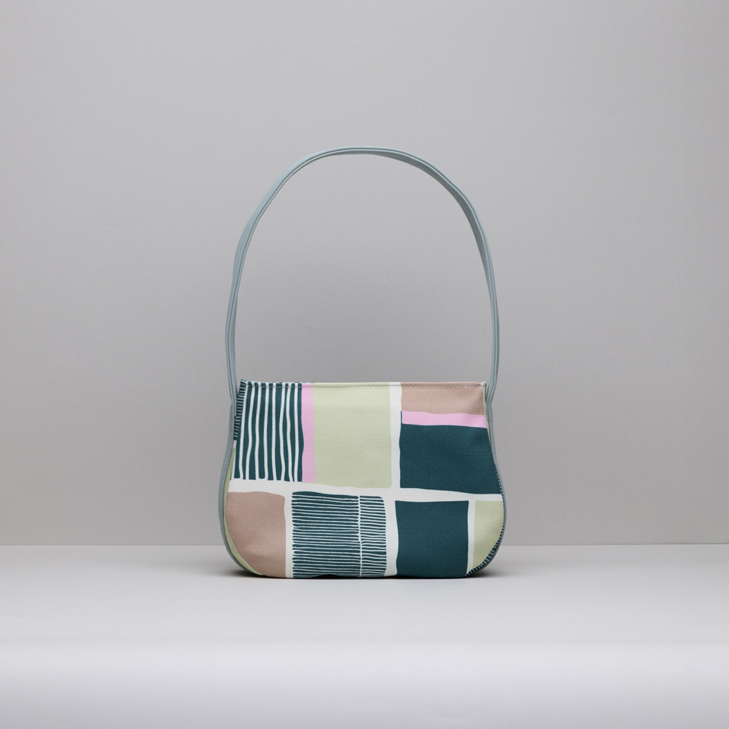 再生皮革彎月包 / 方塊綠