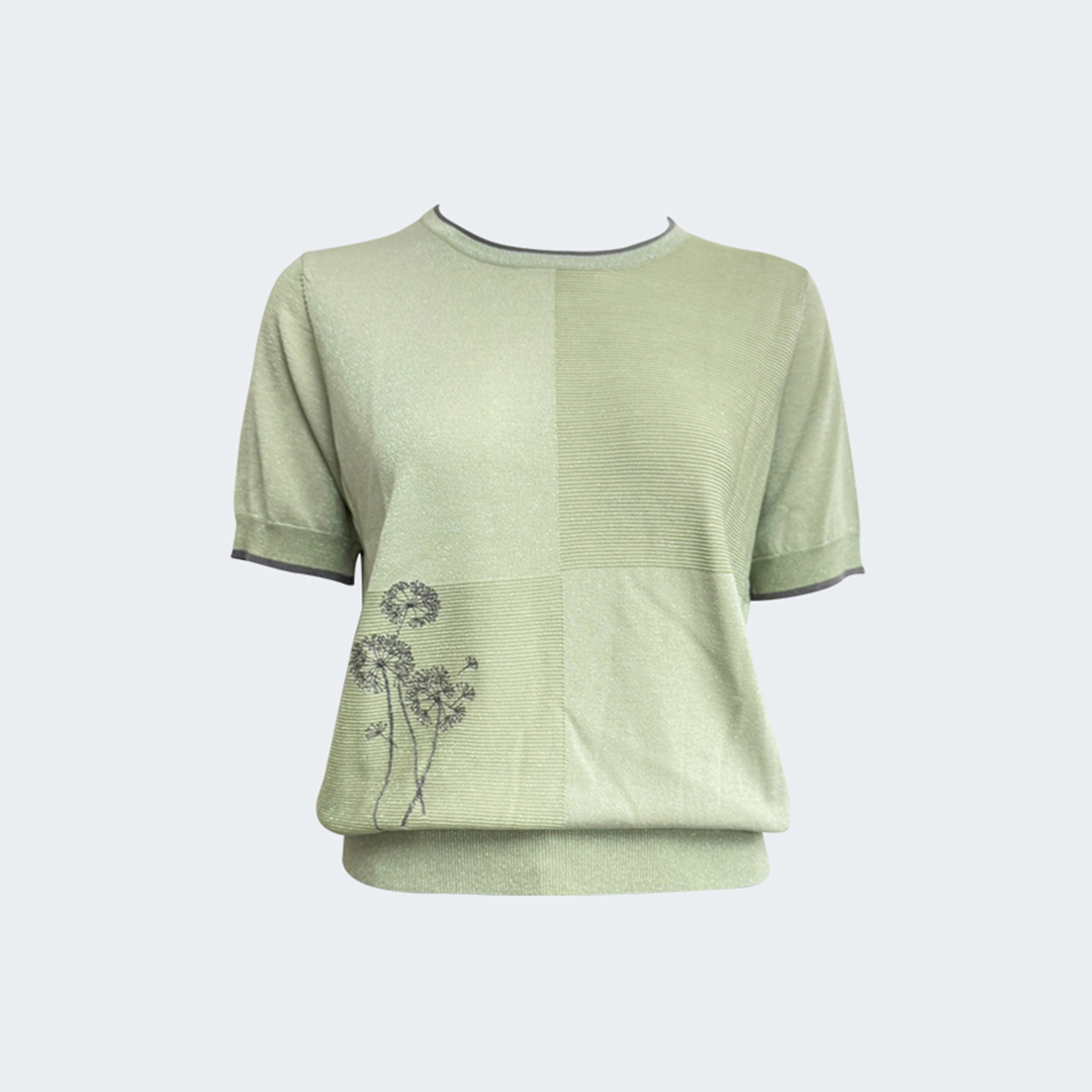 低調斜對格針織上衣