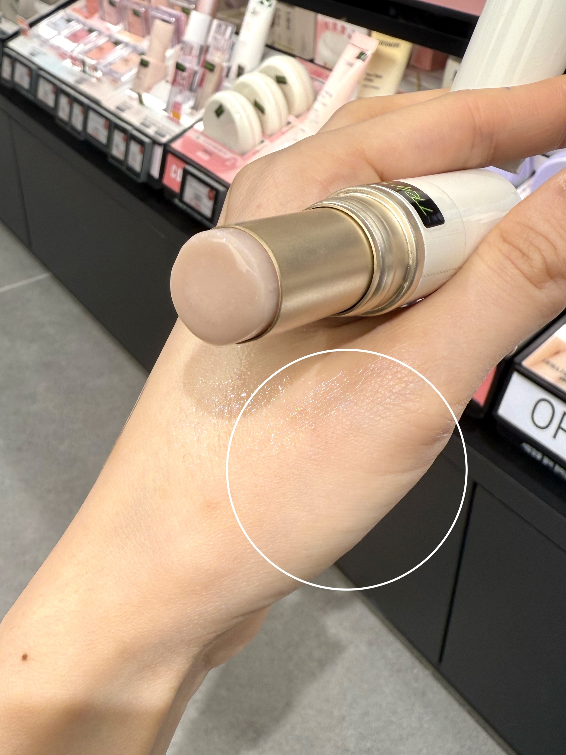 OY通路安心代購/無色固態高光棒(上臉超級高級感)