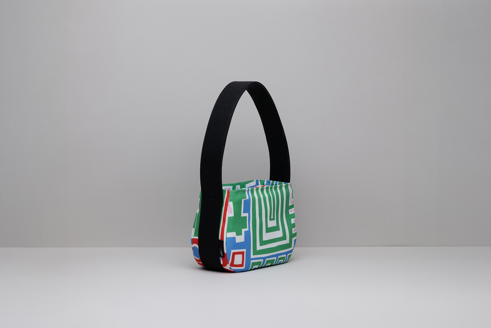 再生皮革彎月包 / 都更藍綠