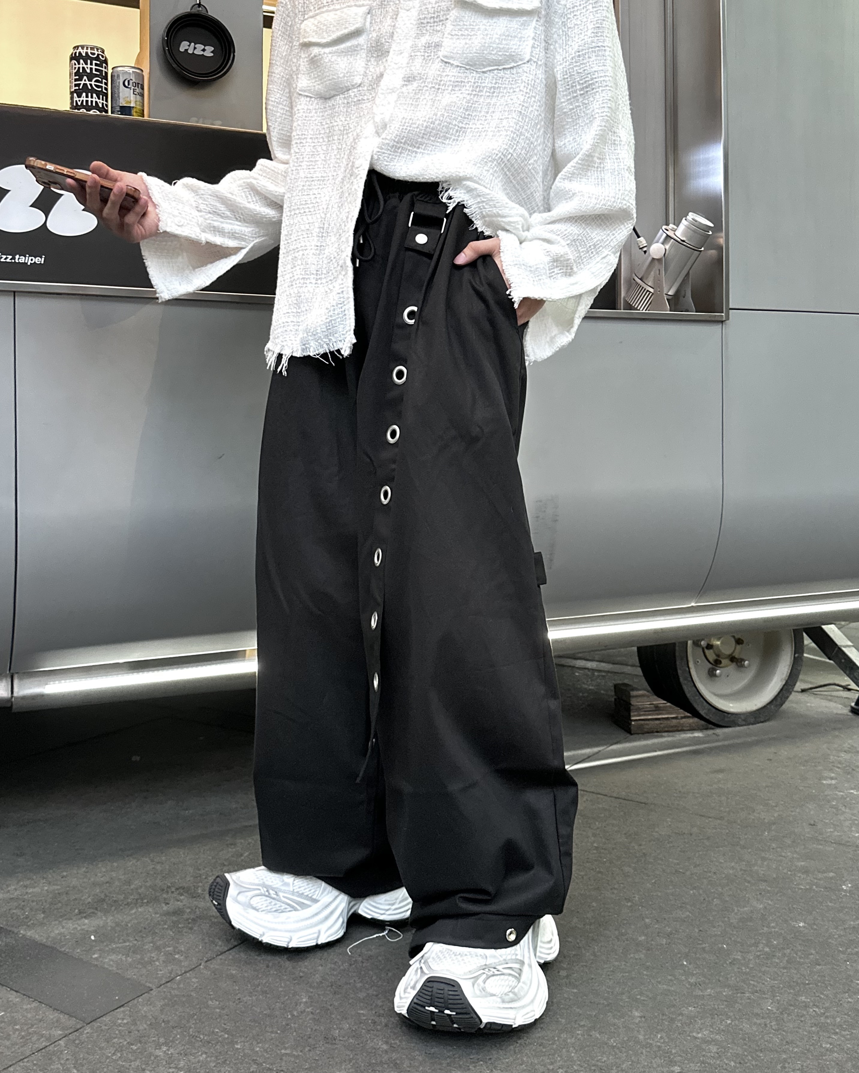 𝐇·𝐓·𝐒 韓國 彈孔設計 皮帶吊帶 洞孔 打摺 素面 寬鬆 尼龍 長褲