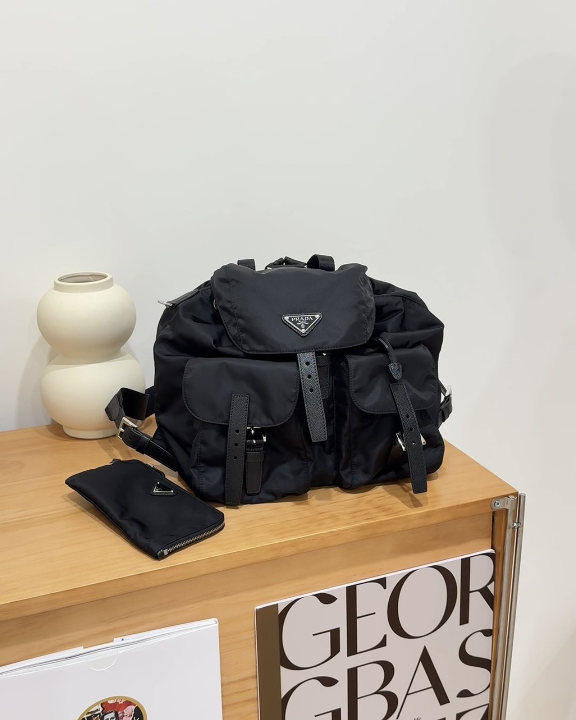 PRADA｜尼龍中號後背包 黑色