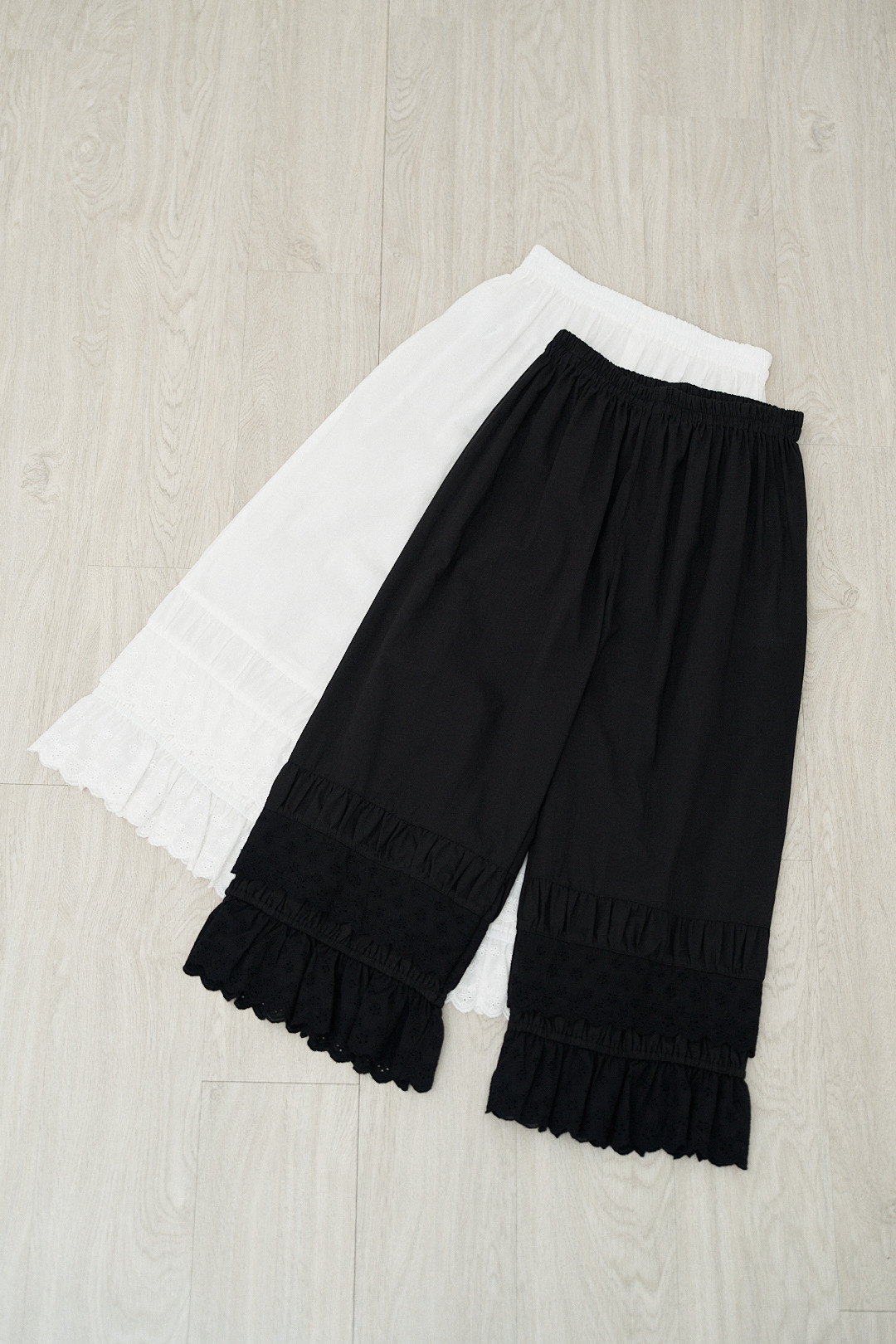 內搭必備！下擺蕾絲襯褲(兩色)