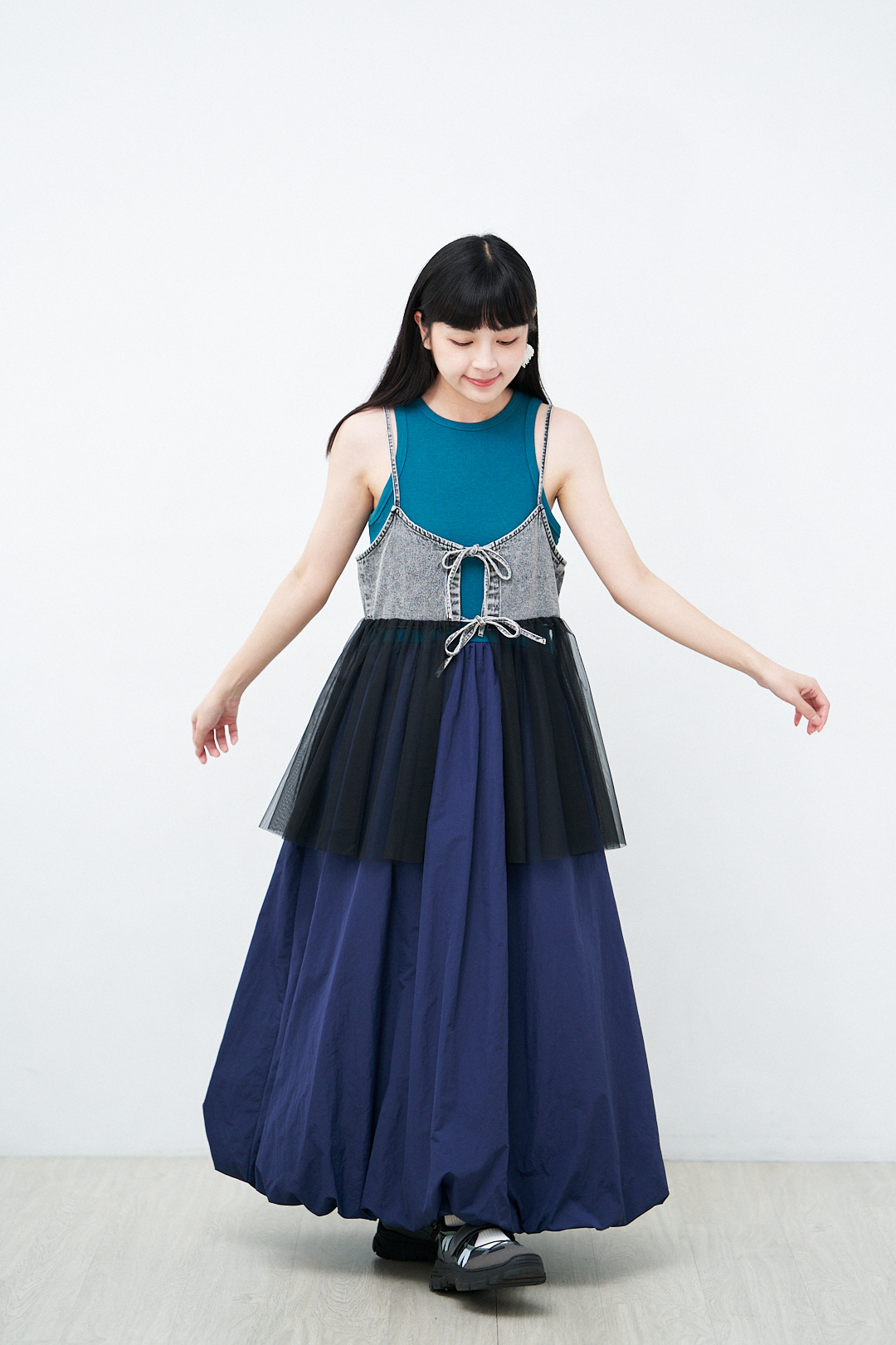 結粼！2way 牛仔拼接薄紗吊帶衫(兩色-水洗黑)