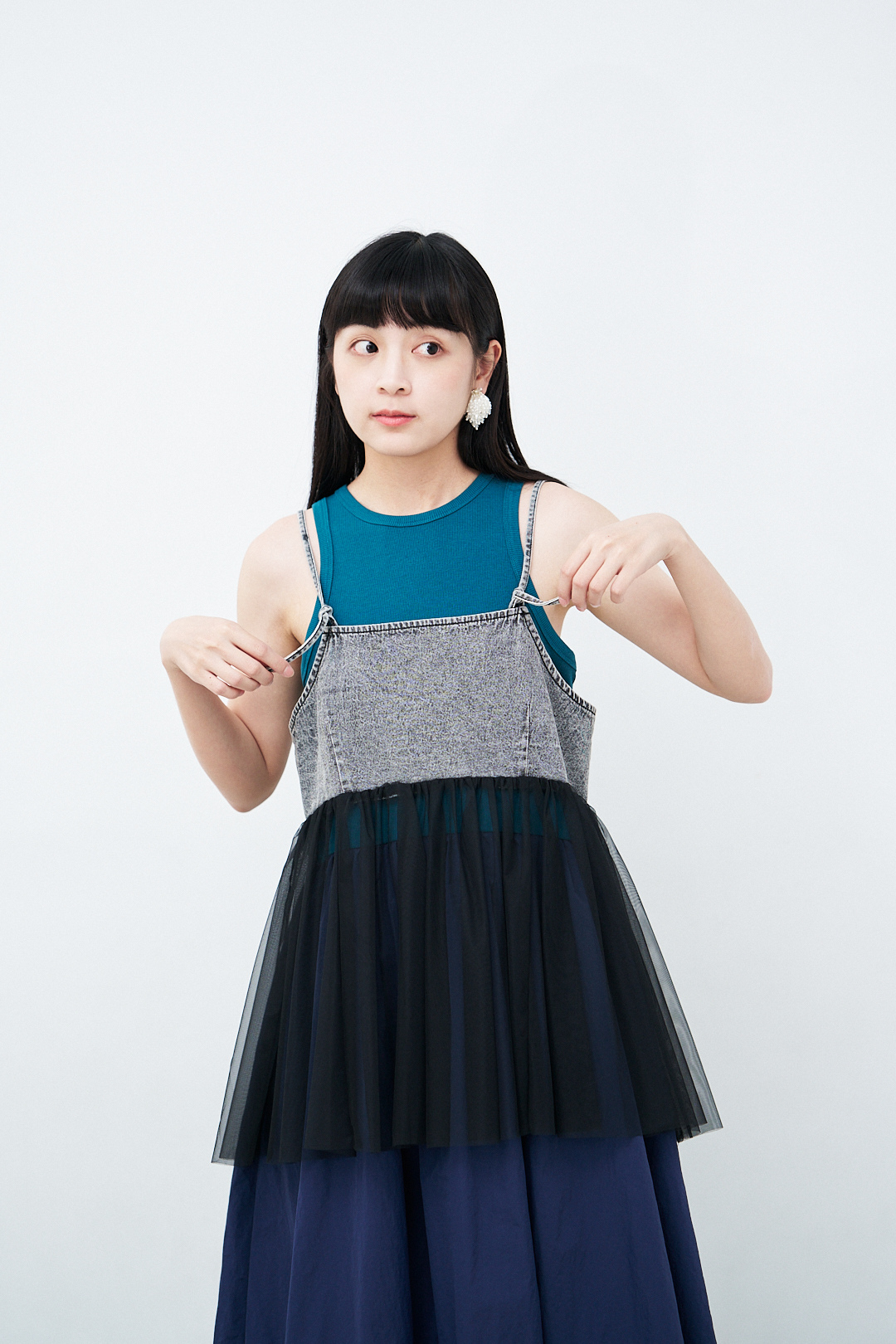 結粼！2way 牛仔拼接薄紗吊帶衫(兩色-水洗黑)