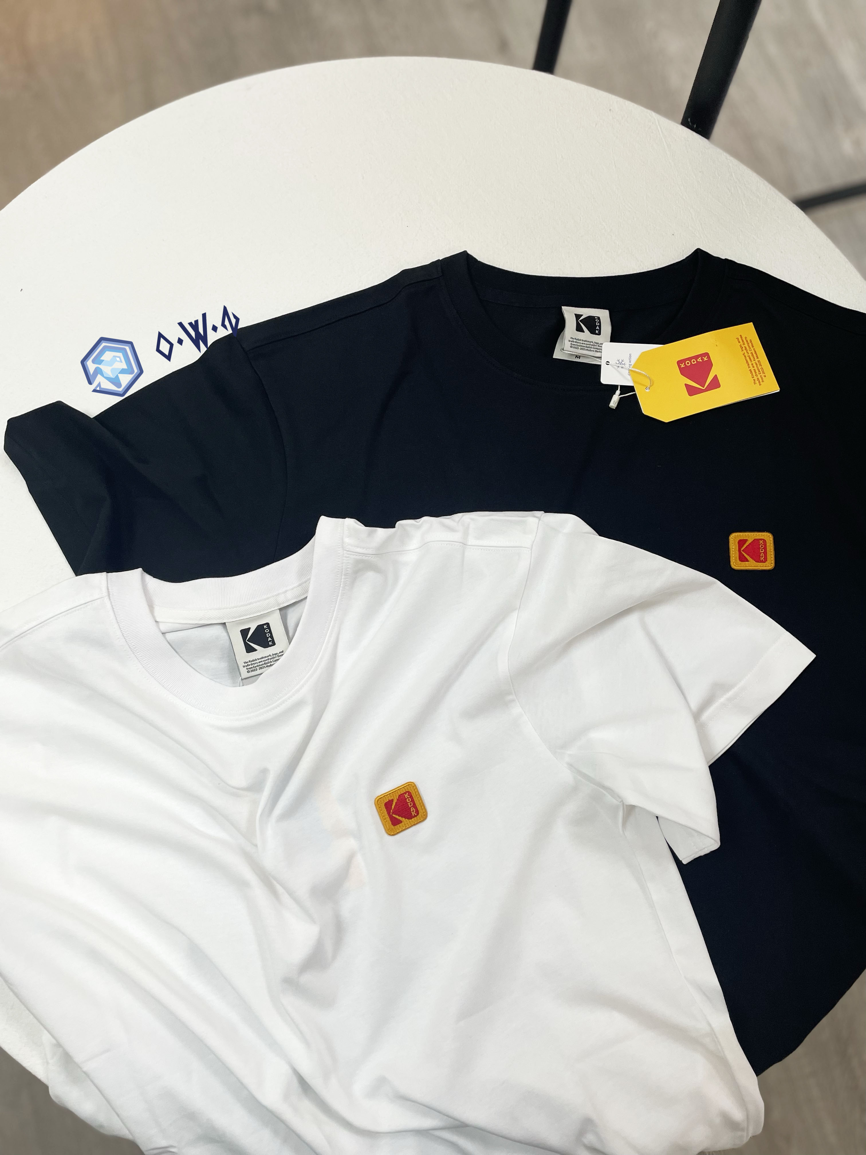 【OWN】Kodak 短袖上衣 經典LOGO Askin 涼感 厚磅 舒適 透氣 夏季短T 刺繡 不分男女 黑色 白色 K5223ERS34