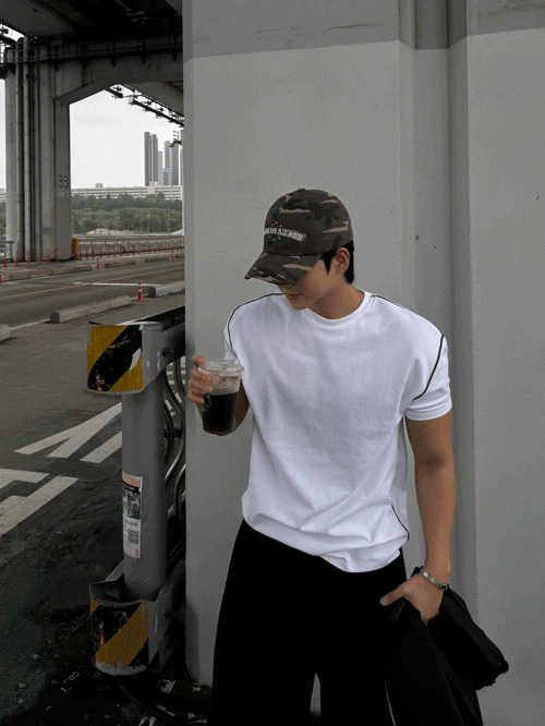 JACK BLACK 線條剪裁肌肉短袖上衣