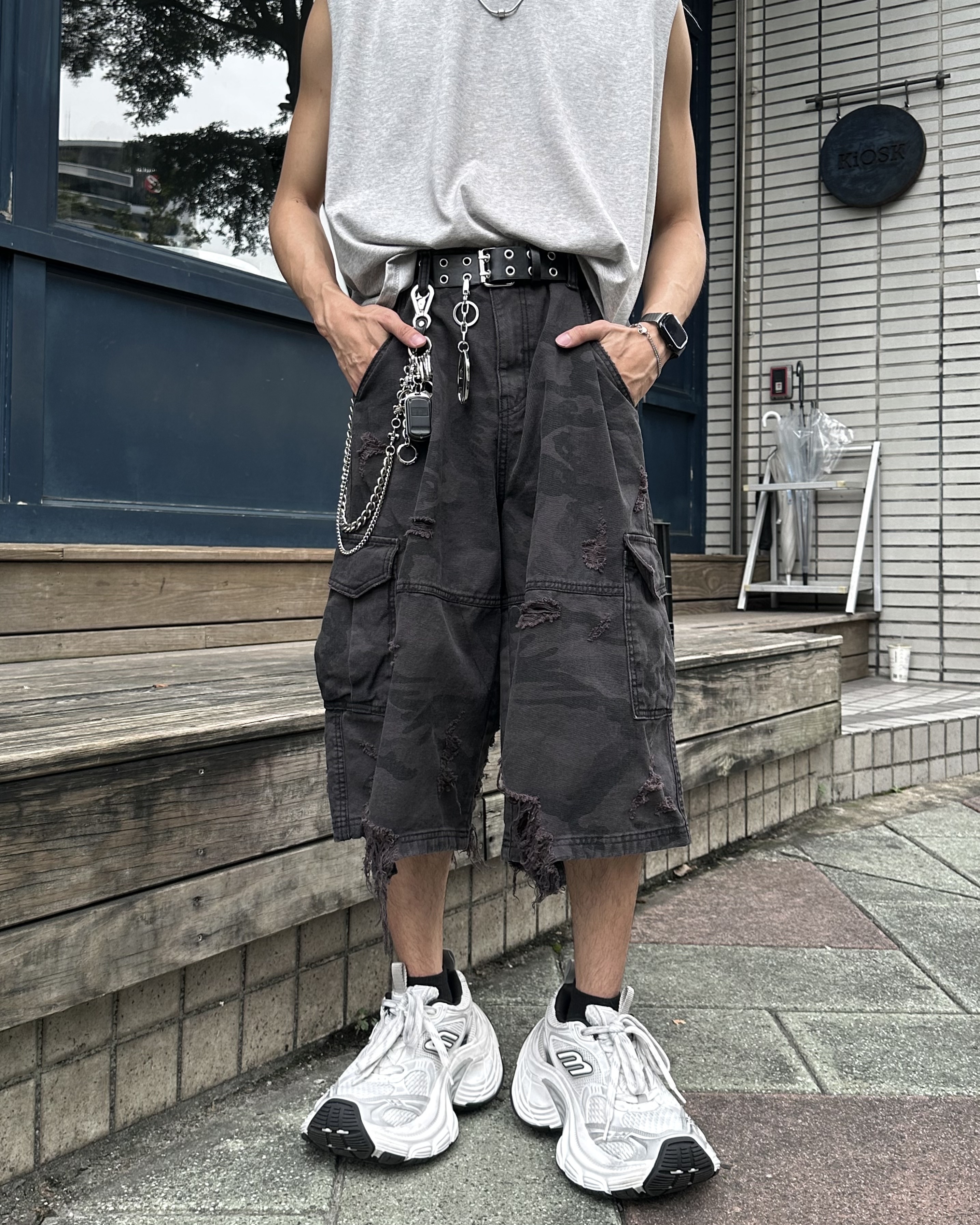 𝐇·𝐓·𝐒 韓國 迷彩設計 戰損 百慕達 破壞 大口袋 七分 膝下 寬鬆 短褲