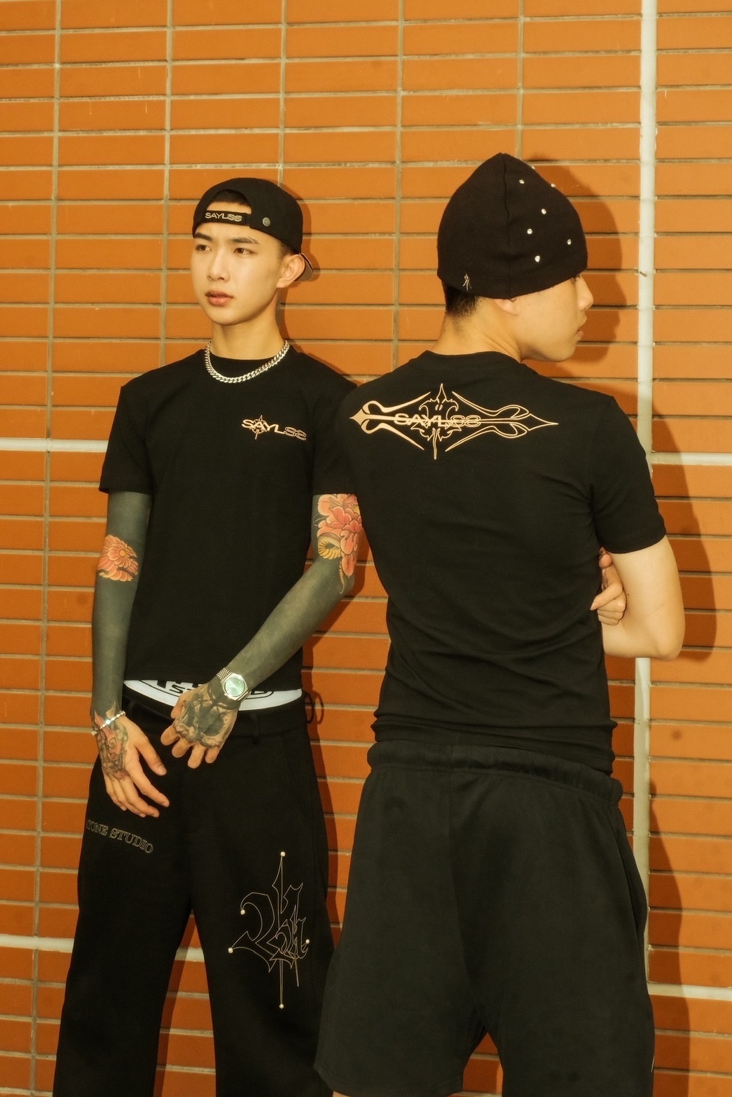 Atone x Sayless 正肩合身修身彈性短袖