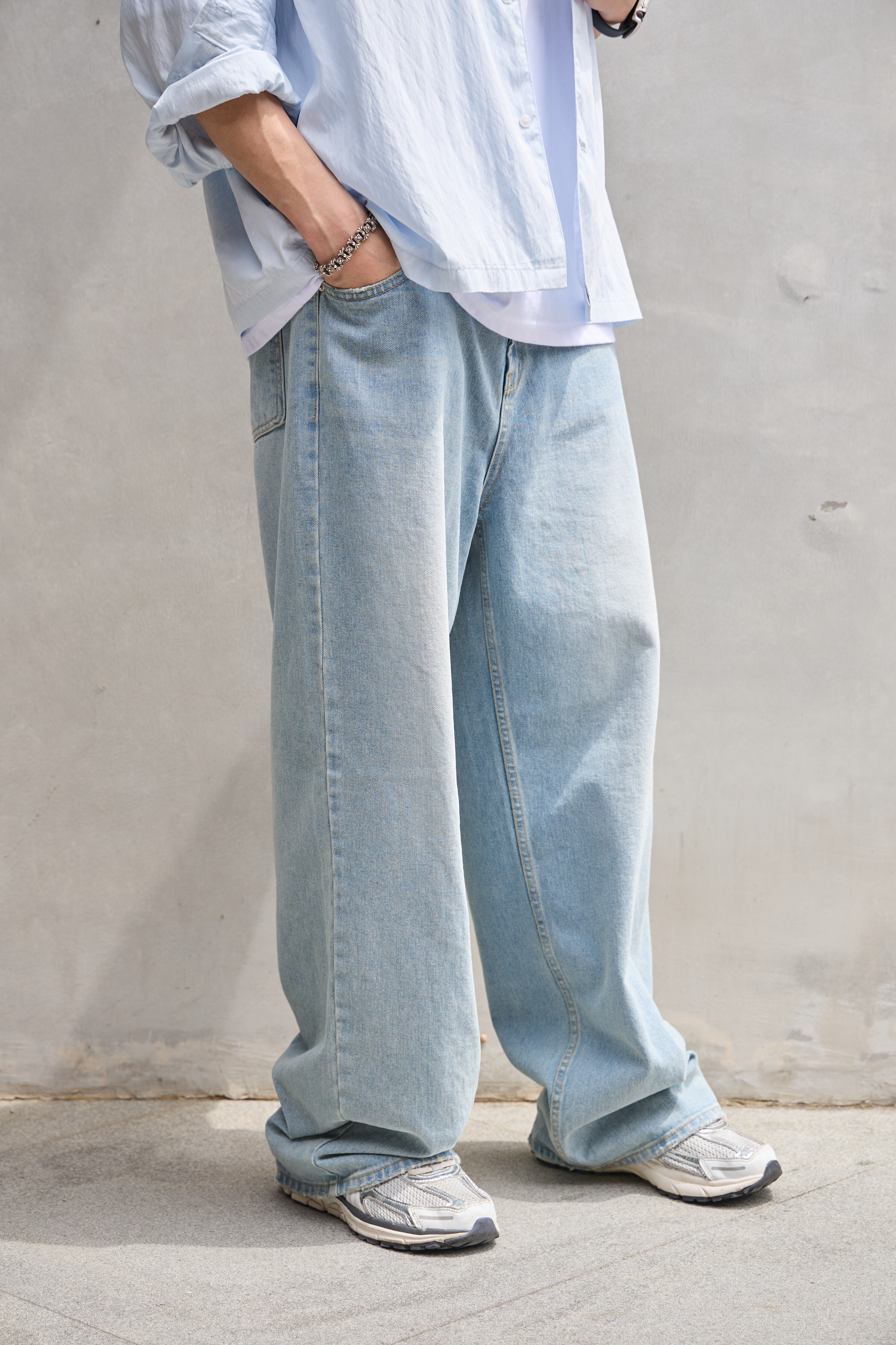 Lowtone Wide Denim 寬版水洗牛仔褲