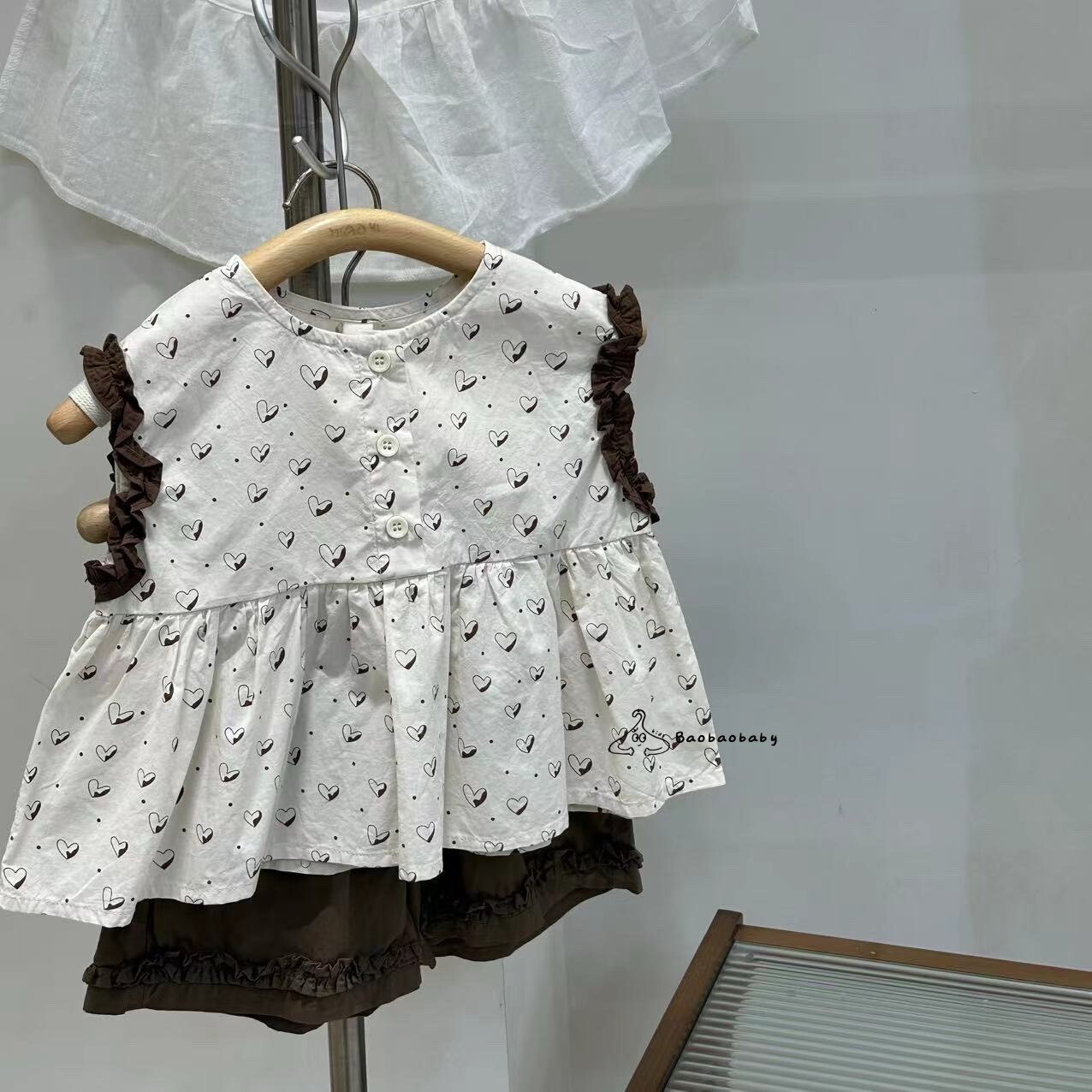 捲邊小愛心娃娃衫