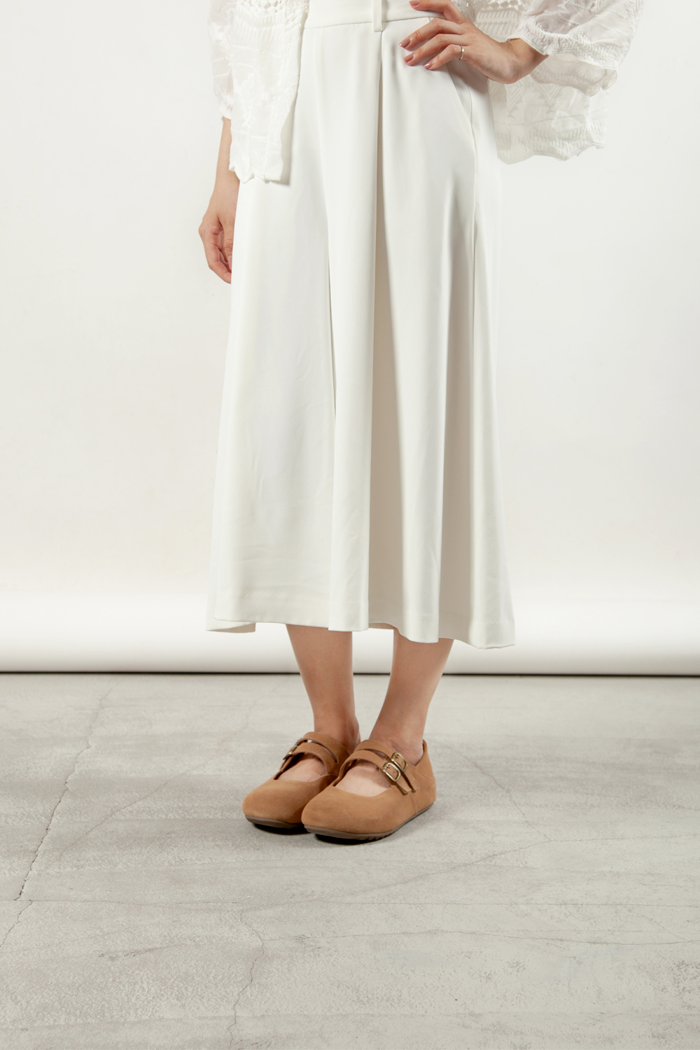 Earth 2 Jane 麂皮柔軟膠底便鞋