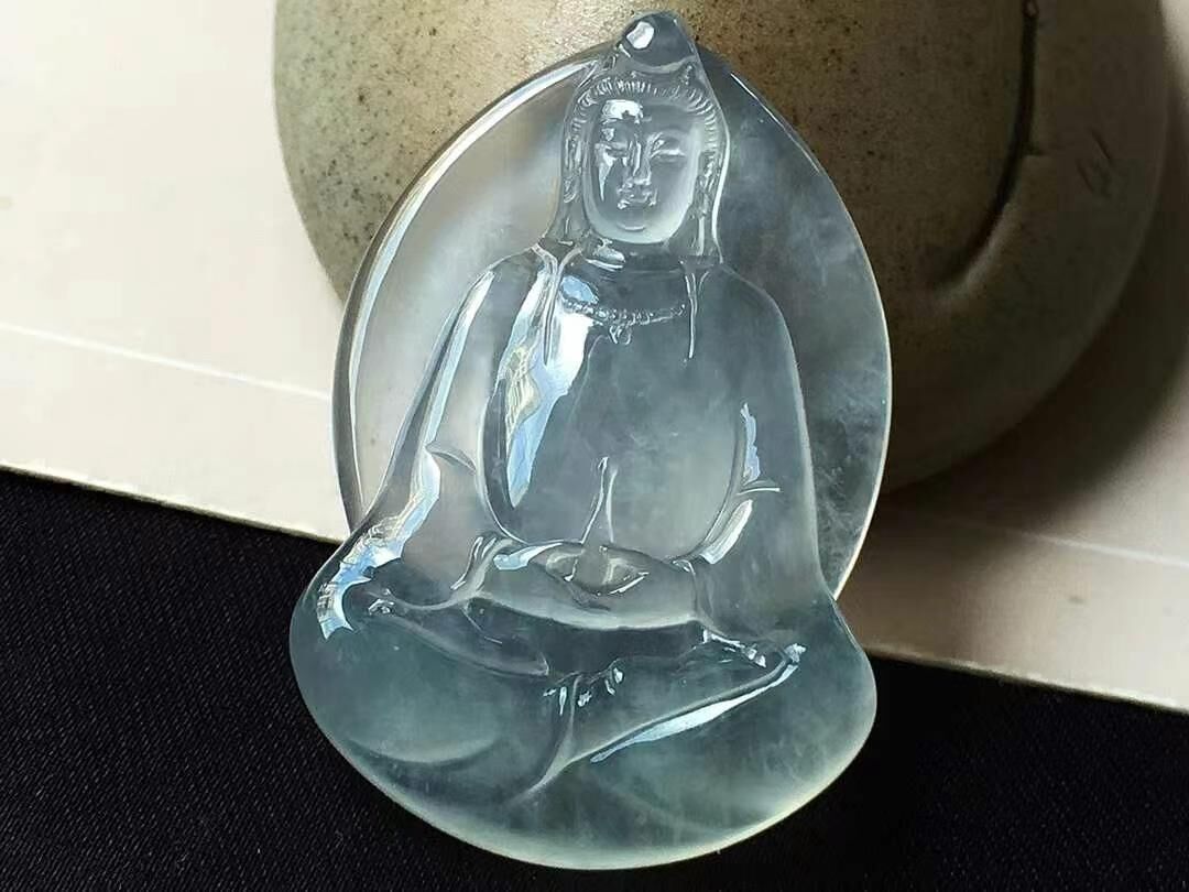 52933 翡翠觀音牌