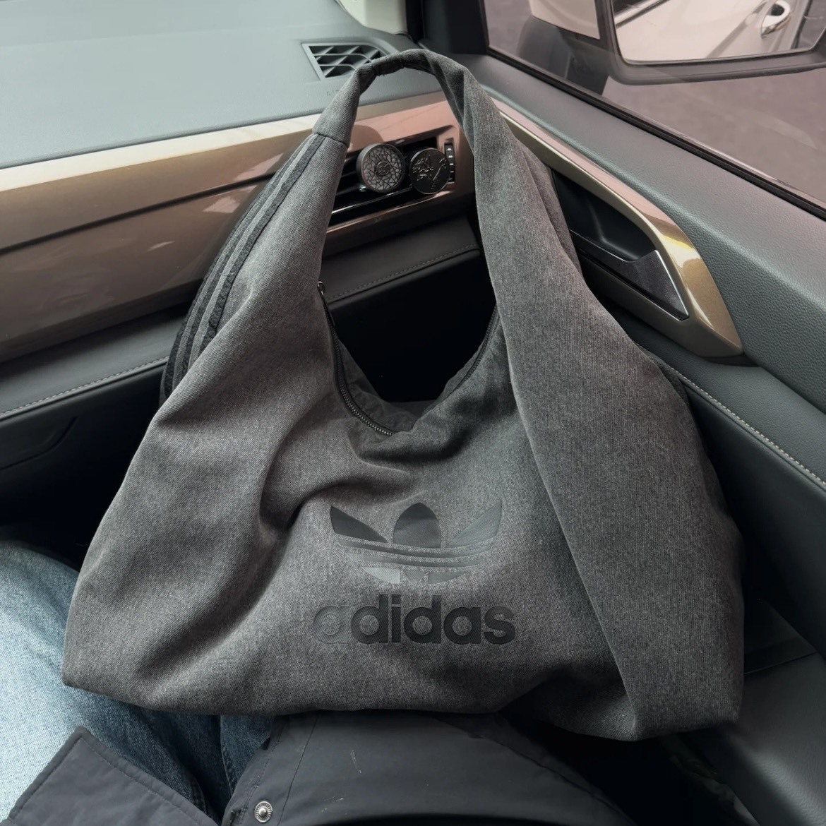 ADIDAS雲朵牛仔包☁️