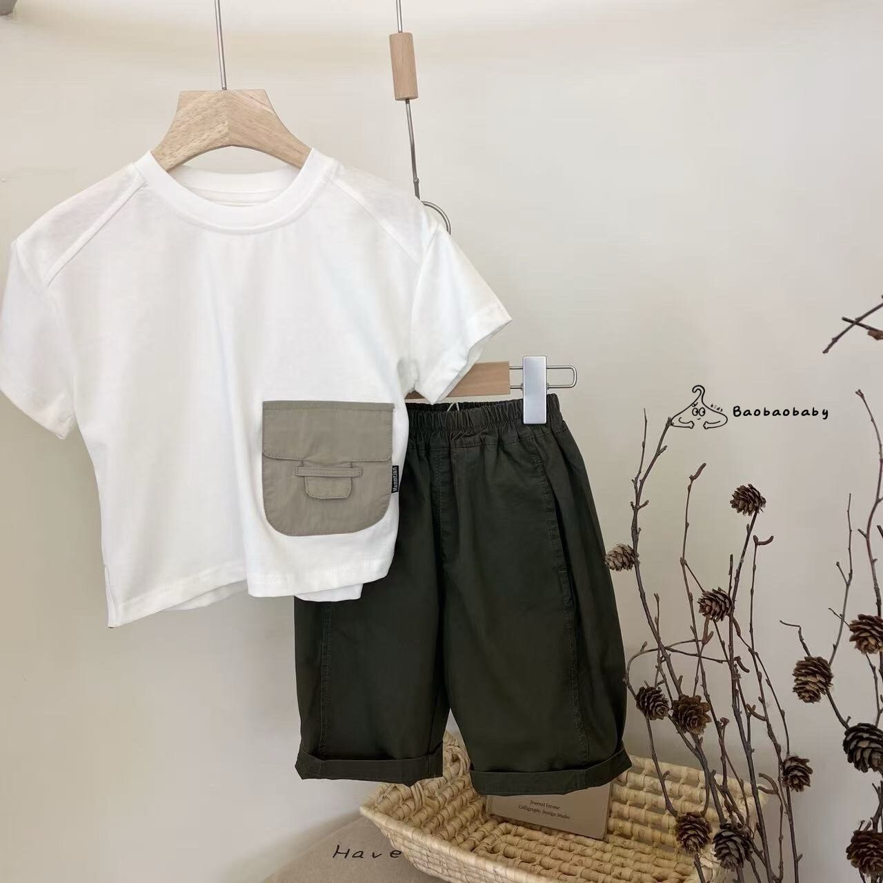 撞色小口袋短袖TEE