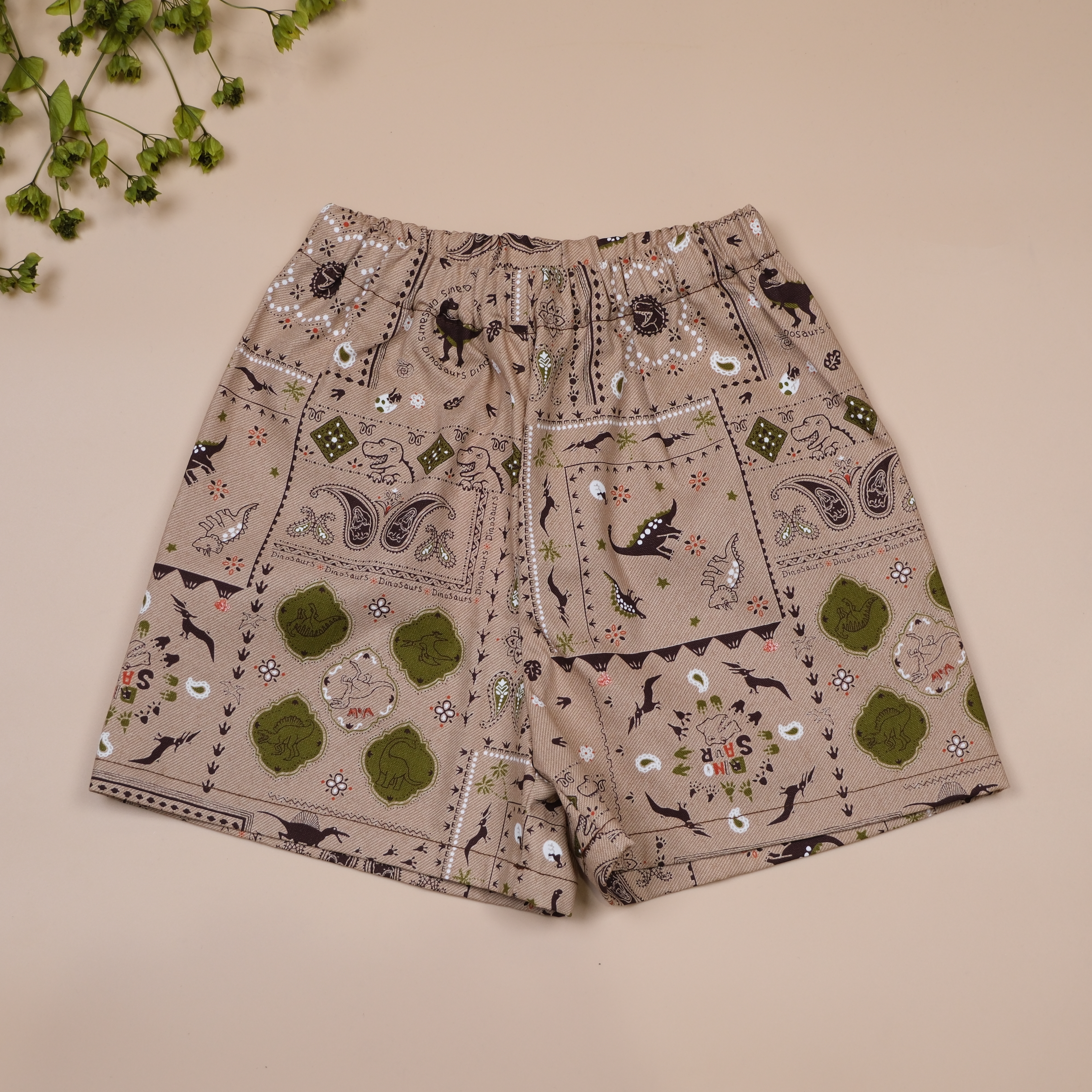 恐龍探險隊 ⋆ 卡其色 ⋆ 短褲