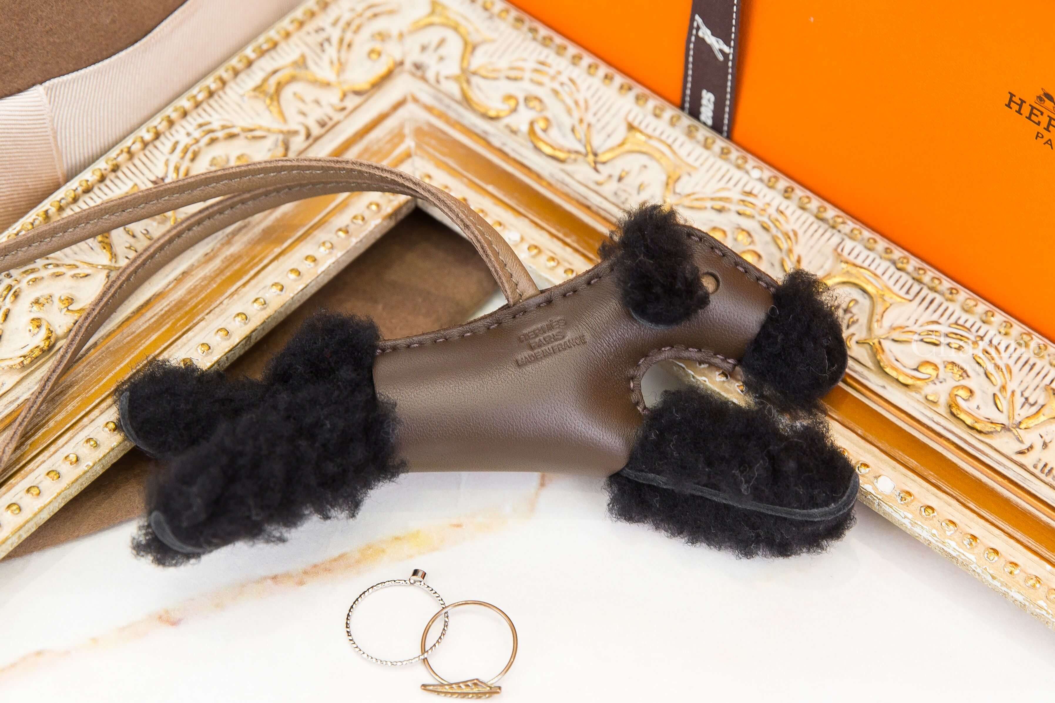 Hermès Hermès Budy Charm 巧克力色/大象灰/黑色羊毛獵狐梗犬吊飾-Charline Boutique 精品代購