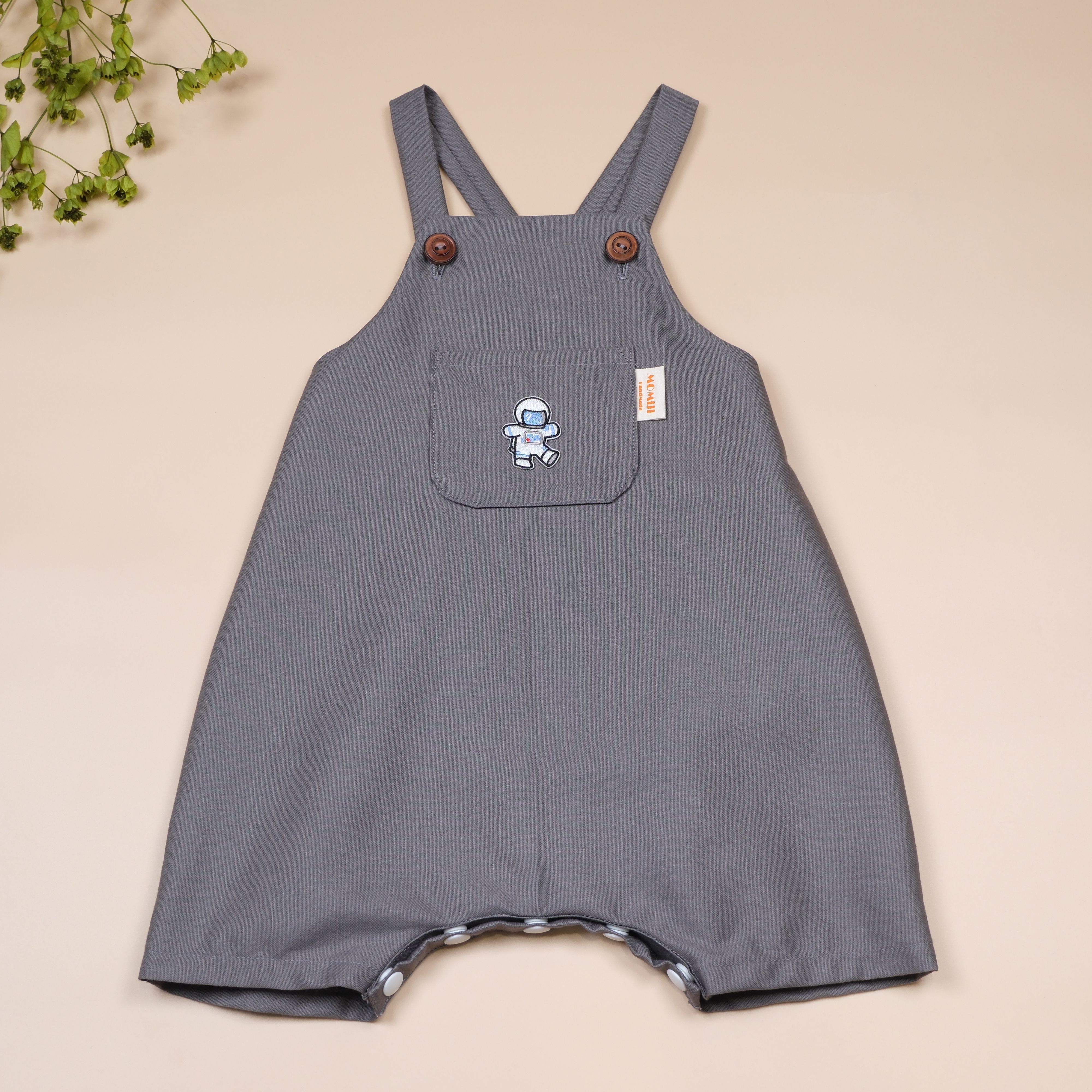 灰色太空人 ෆ 手作吊帶包屁衣