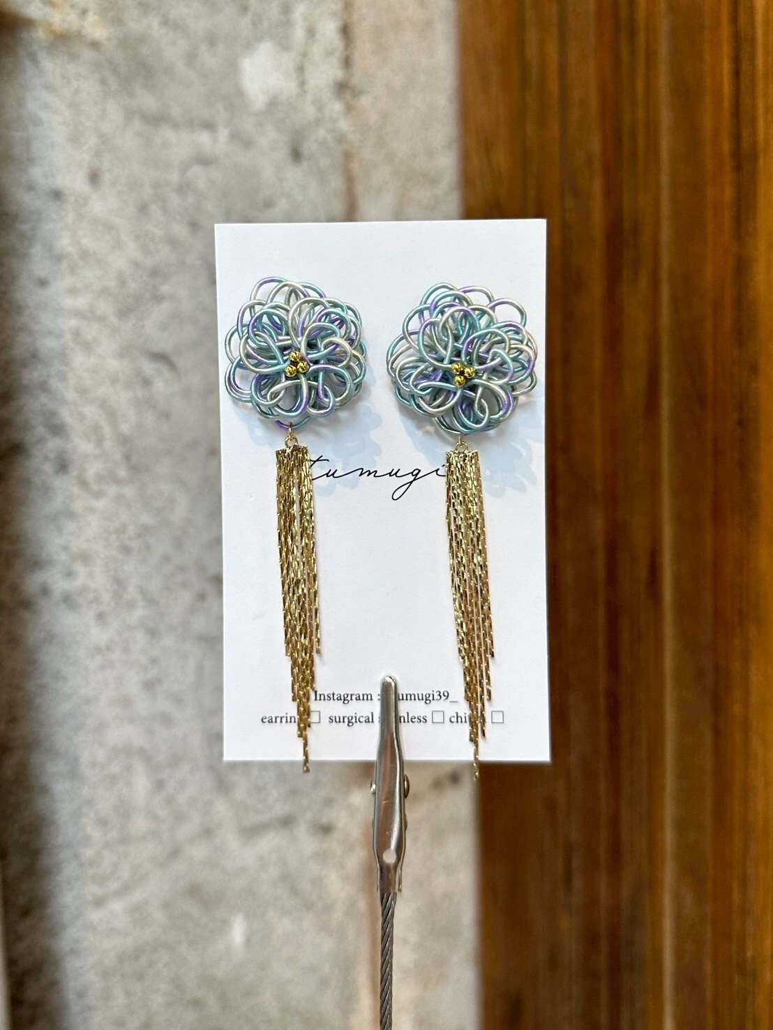 [TUMUGI] 水引絨花球流蘇耳環 | 藍白色 | 耳針 | NO.170