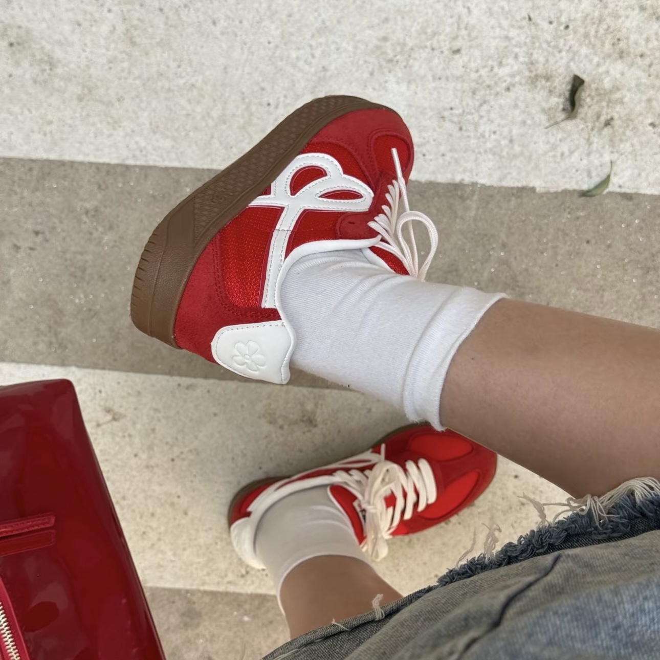 HBD x WE FLOWER 正紅色 小花鞋 德訓鞋 休閒舒適 WINTER同款