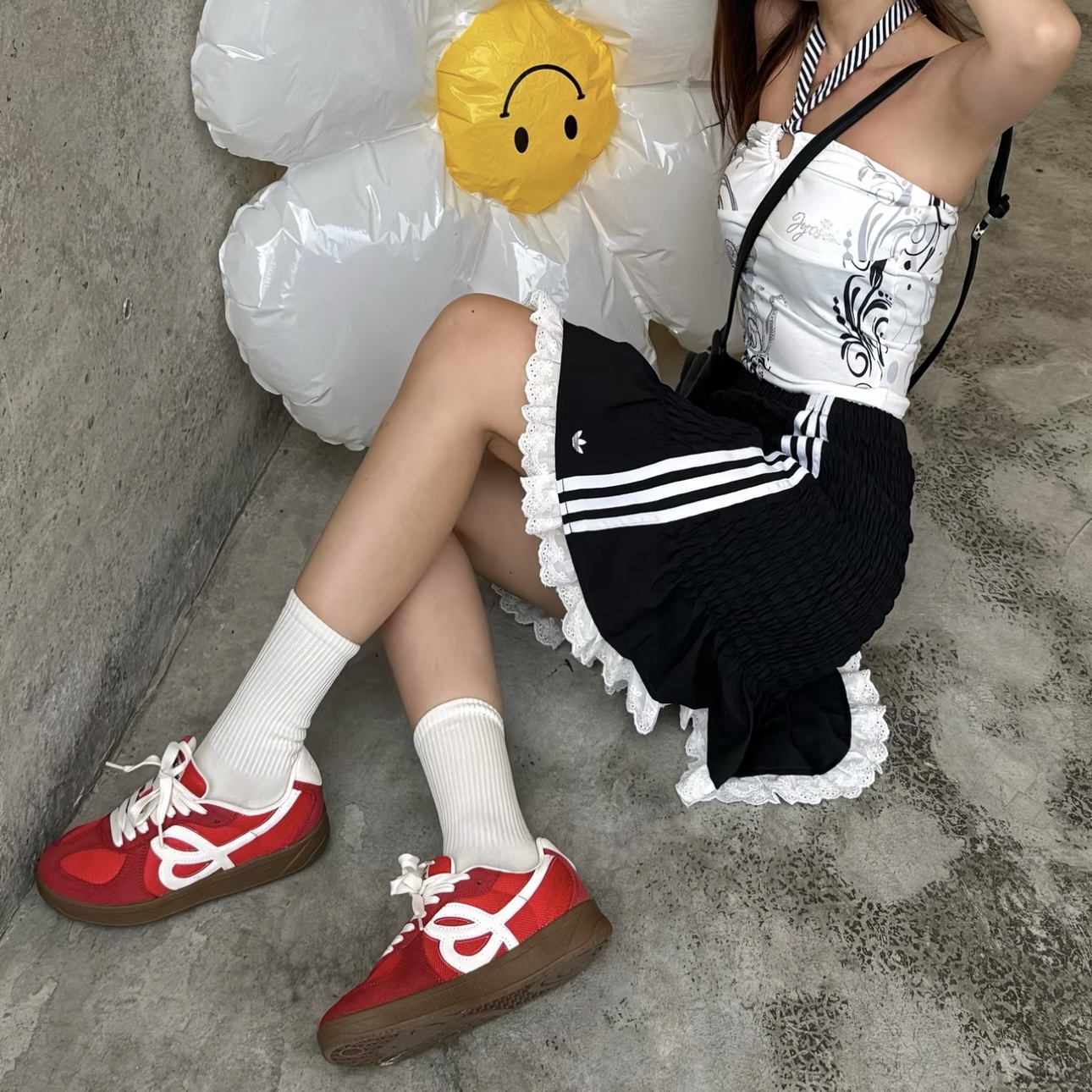 HBD x WE FLOWER 正紅色 小花鞋 德訓鞋 休閒舒適 WINTER同款