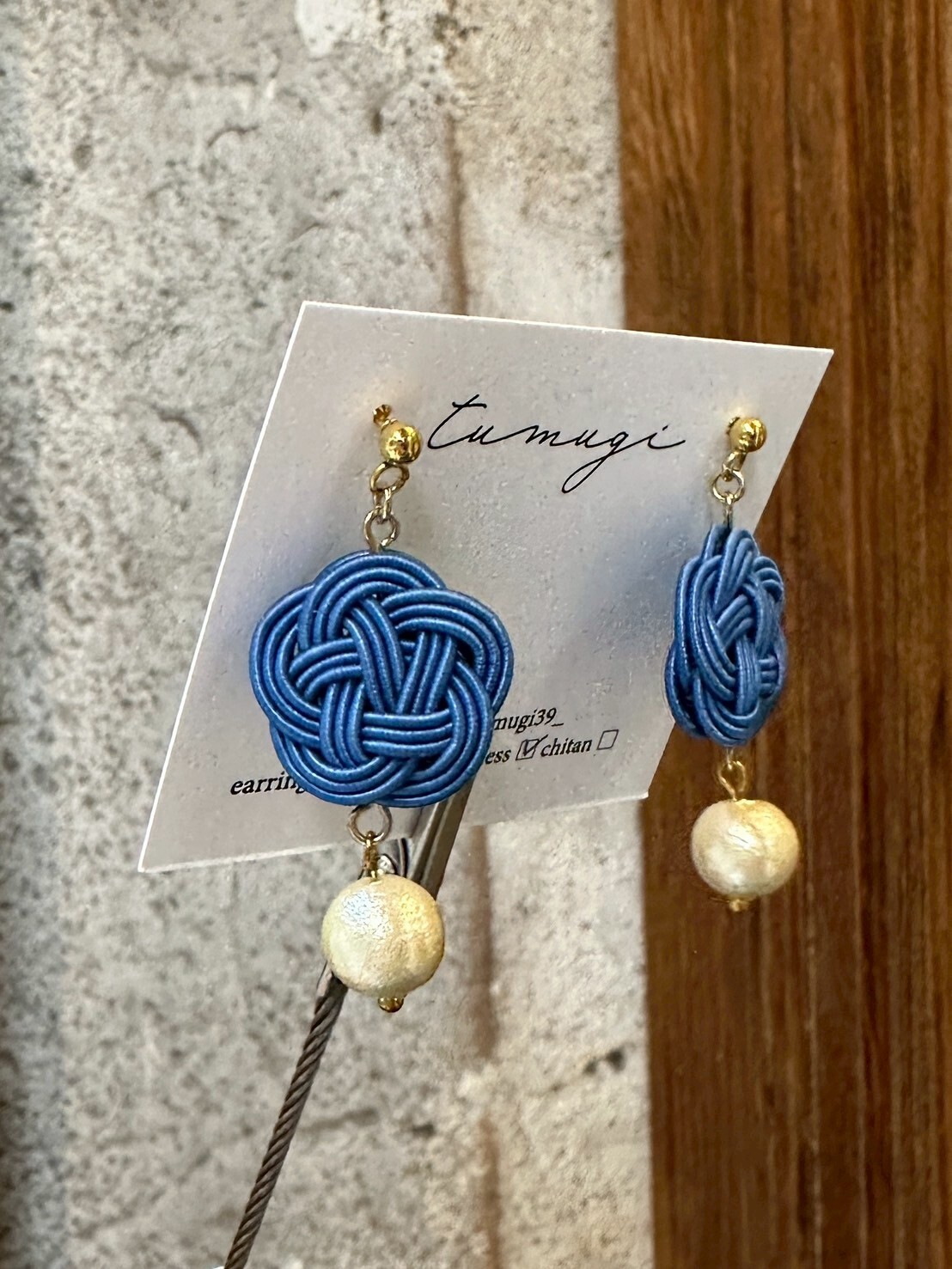 [TUMUGI] 水引梅結x珍珠耳環 | 瑠璃色 | 耳針 | NO.167