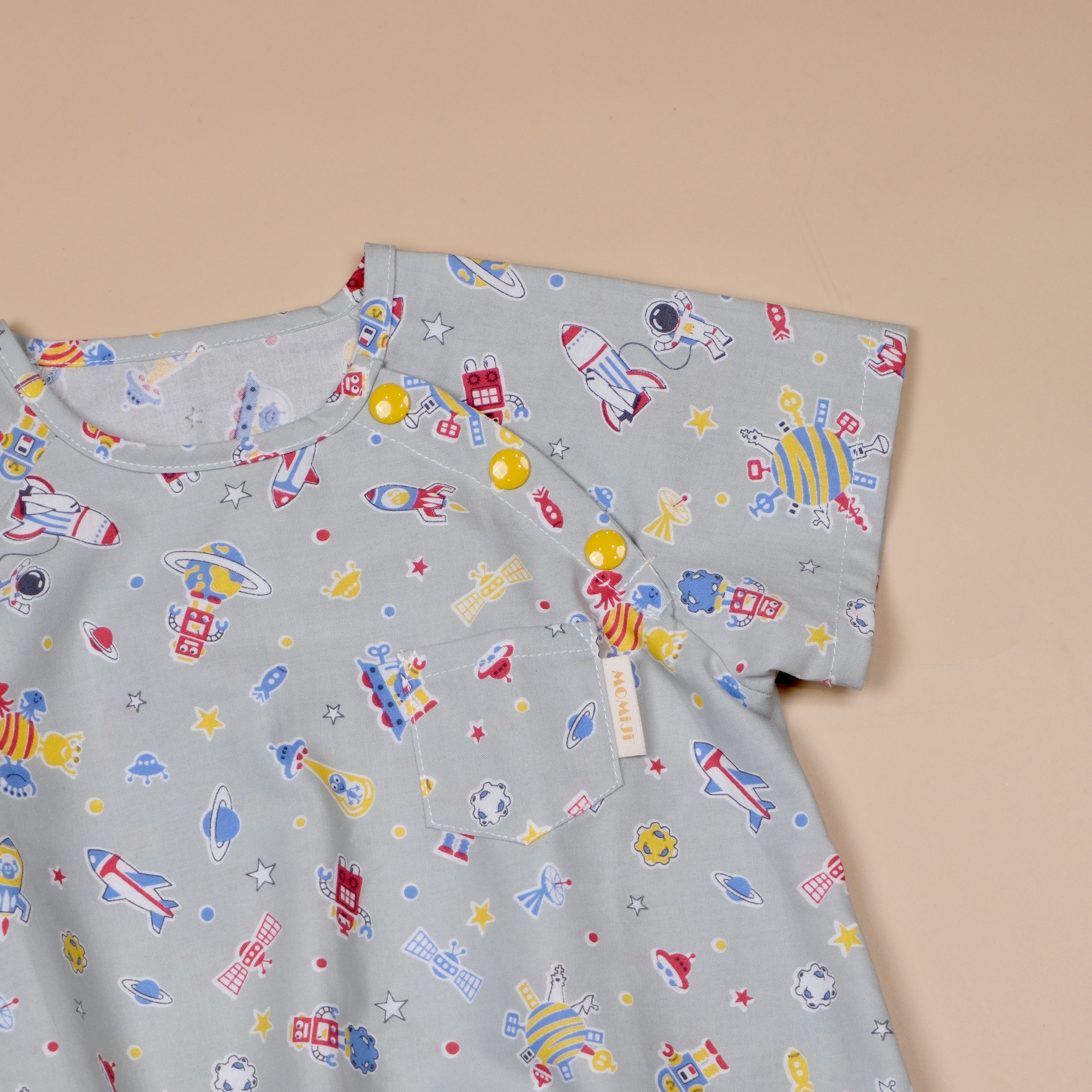 散步日和系列 ⧳ 灰綠外太空 ⧳ 手作嬰幼兒短袖連身包屁衣