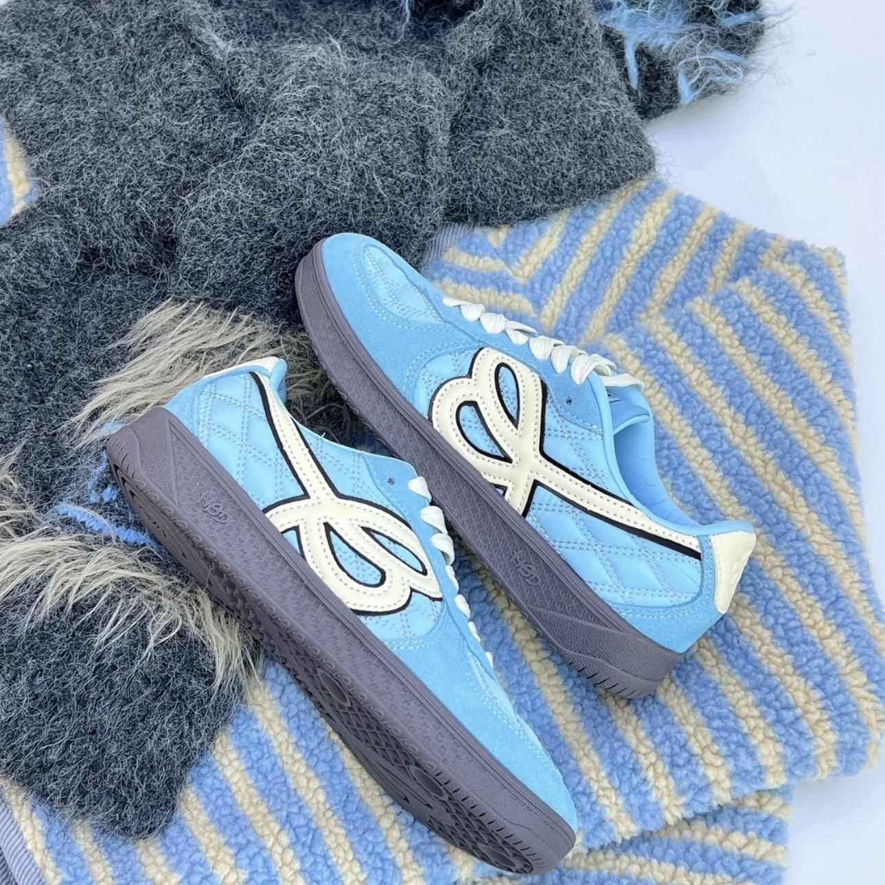 HBD x WE FLOWER 水藍 天空藍 小花鞋 德訓鞋 休閒舒適 WINTER同款