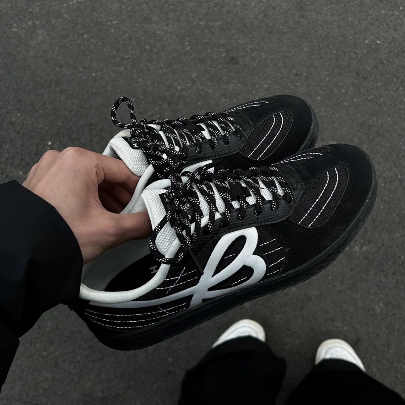 HBD x WE FLOWER 黑白 外縫線 小花鞋 德訓鞋 個性 潮流百搭 WINTER同款