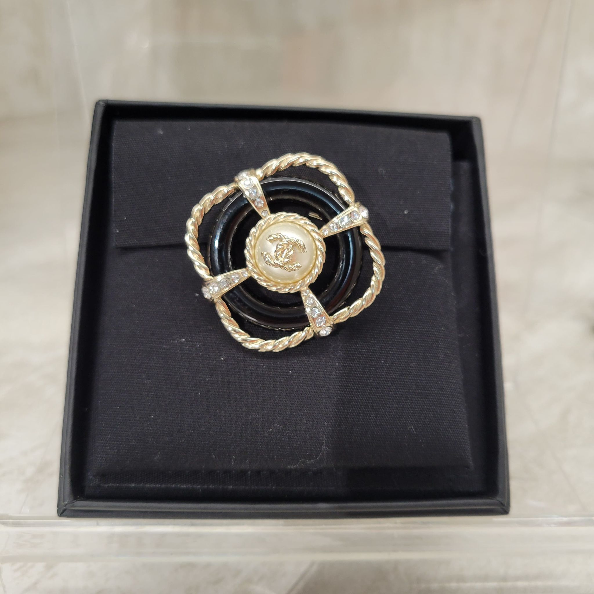 未使用品 UNUSED/99 % NEW CHANEL BROOCH BLACK PEARL 胸針/心口針 菱形