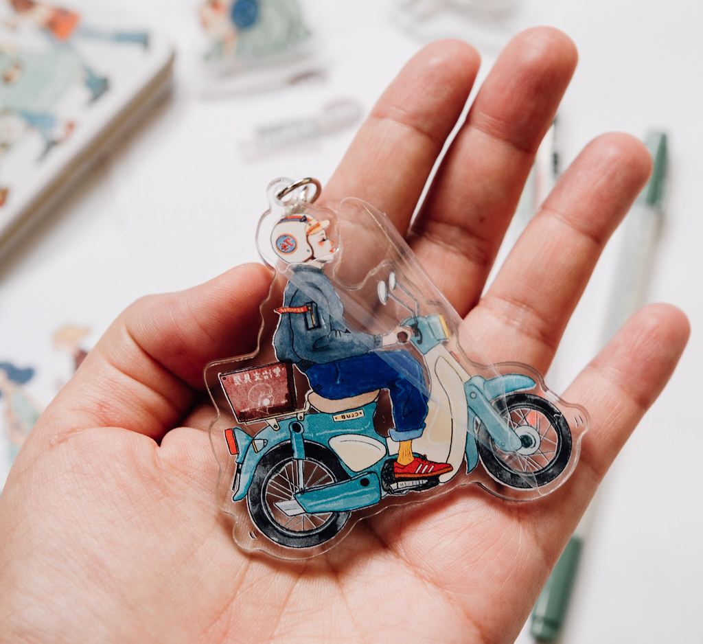 Cub行車平安女孩 我們快樂地向前走 系列 壓克力吊飾｜甜蜜生活La Dolce Vita 台灣